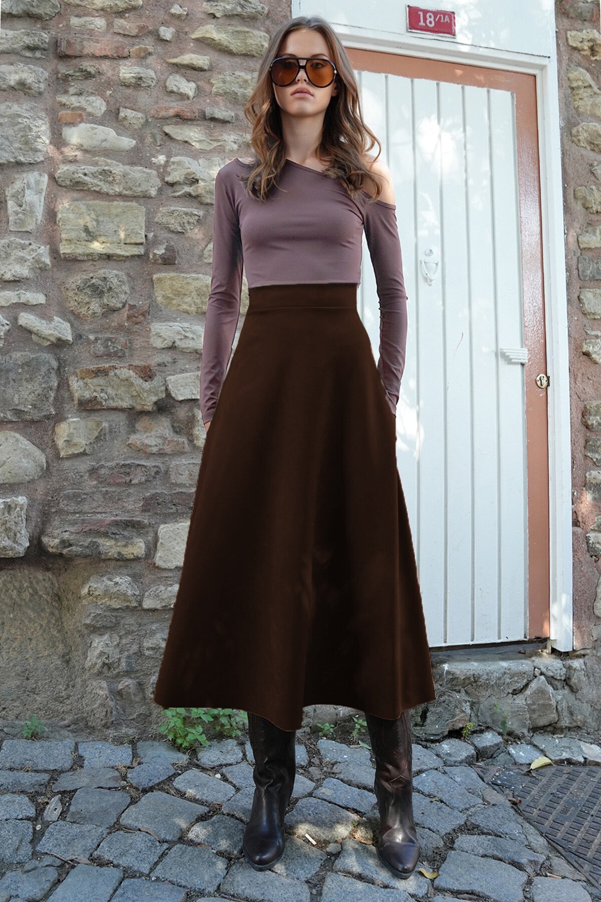 Süet Dokulu Geniş Kesim Midi Etek