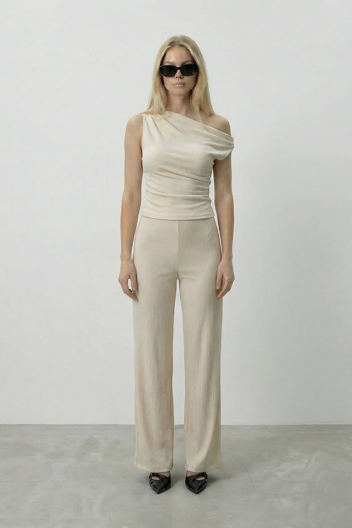 Tek Omuz Düz Kesim Bluz Ve Pantolon Takım