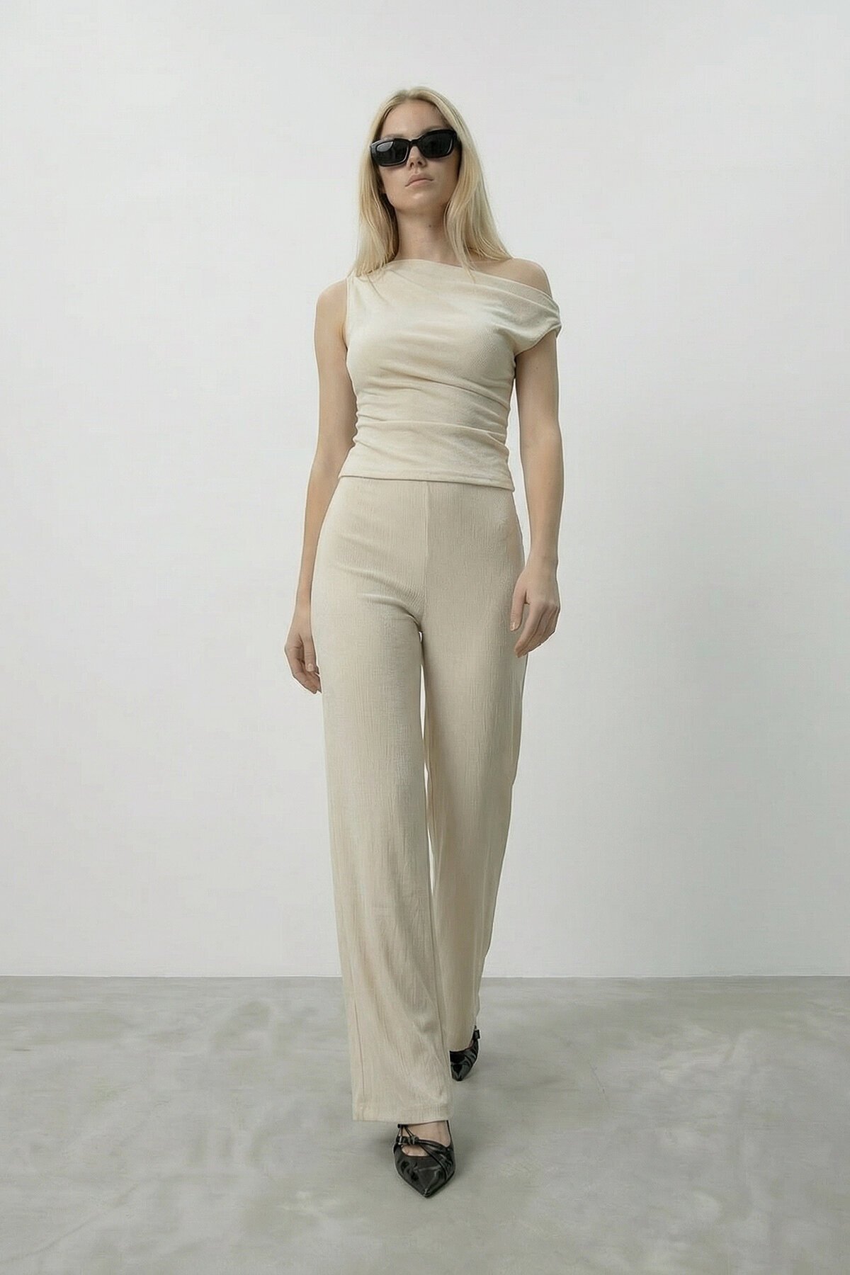 Tek Omuz Düz Kesim Bluz Ve Pantolon Takım