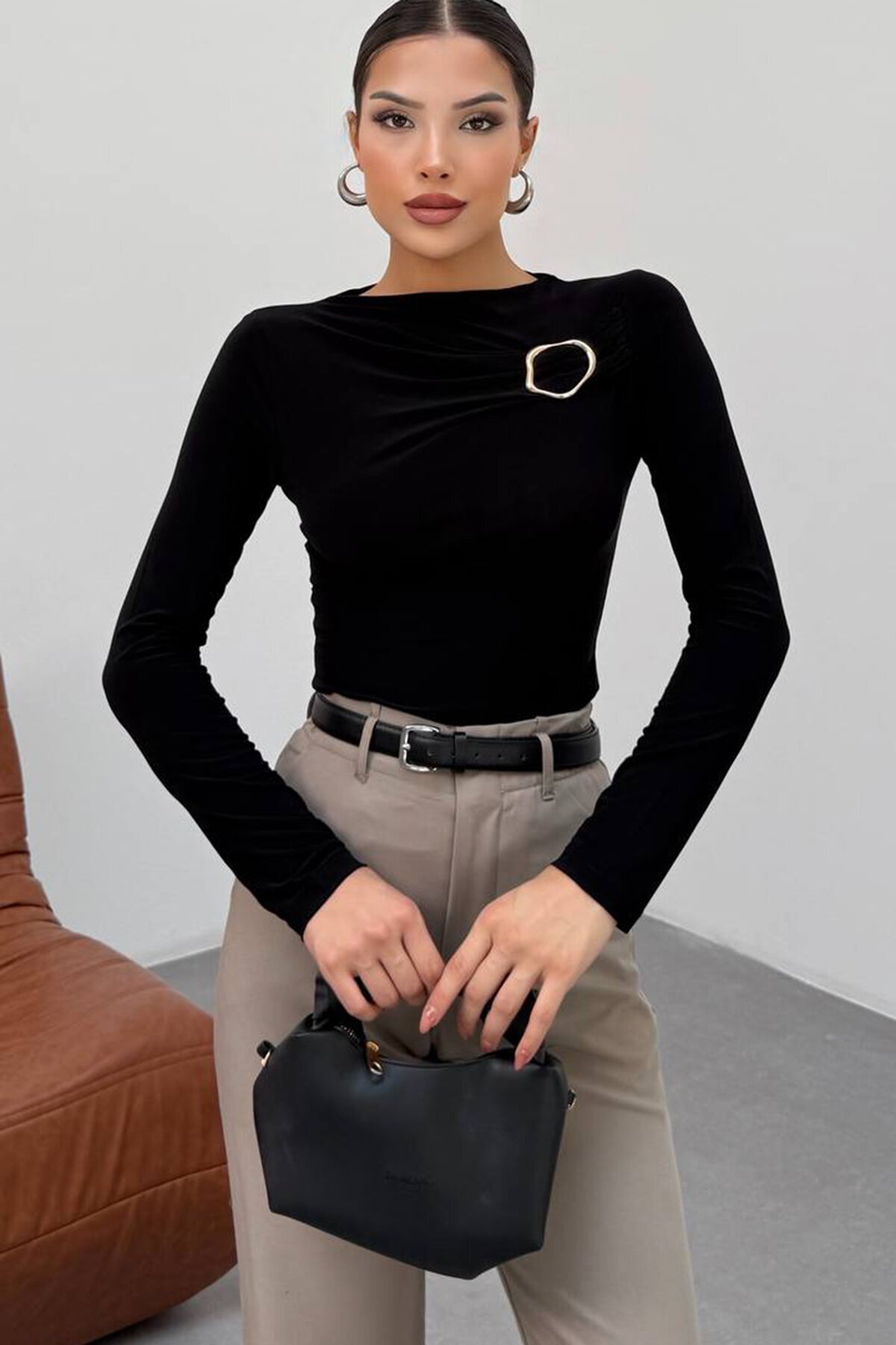 Tokalı Drapeli Uzun Kollu Bluz