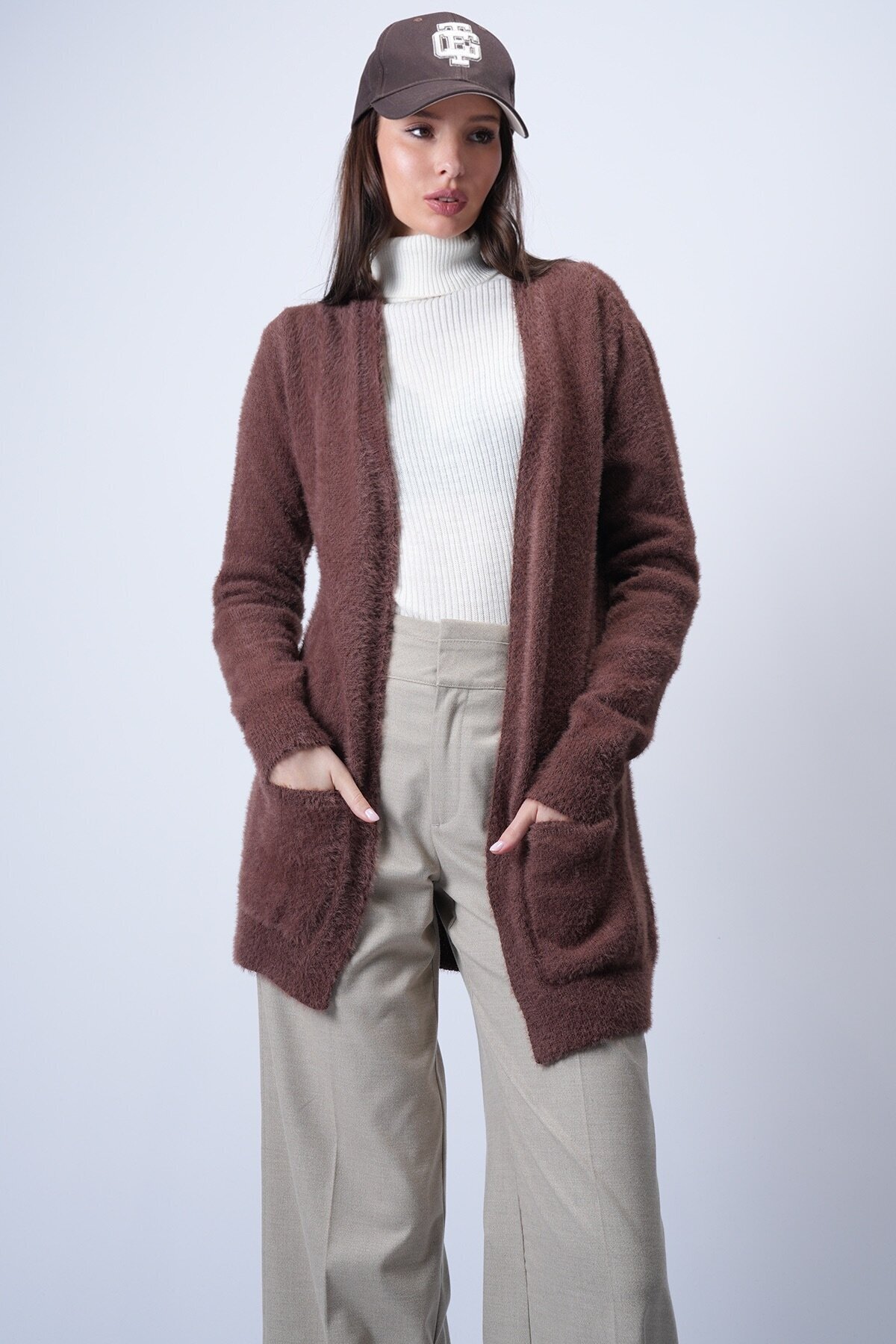 Kahverengi Tüylü Uzun Hırka