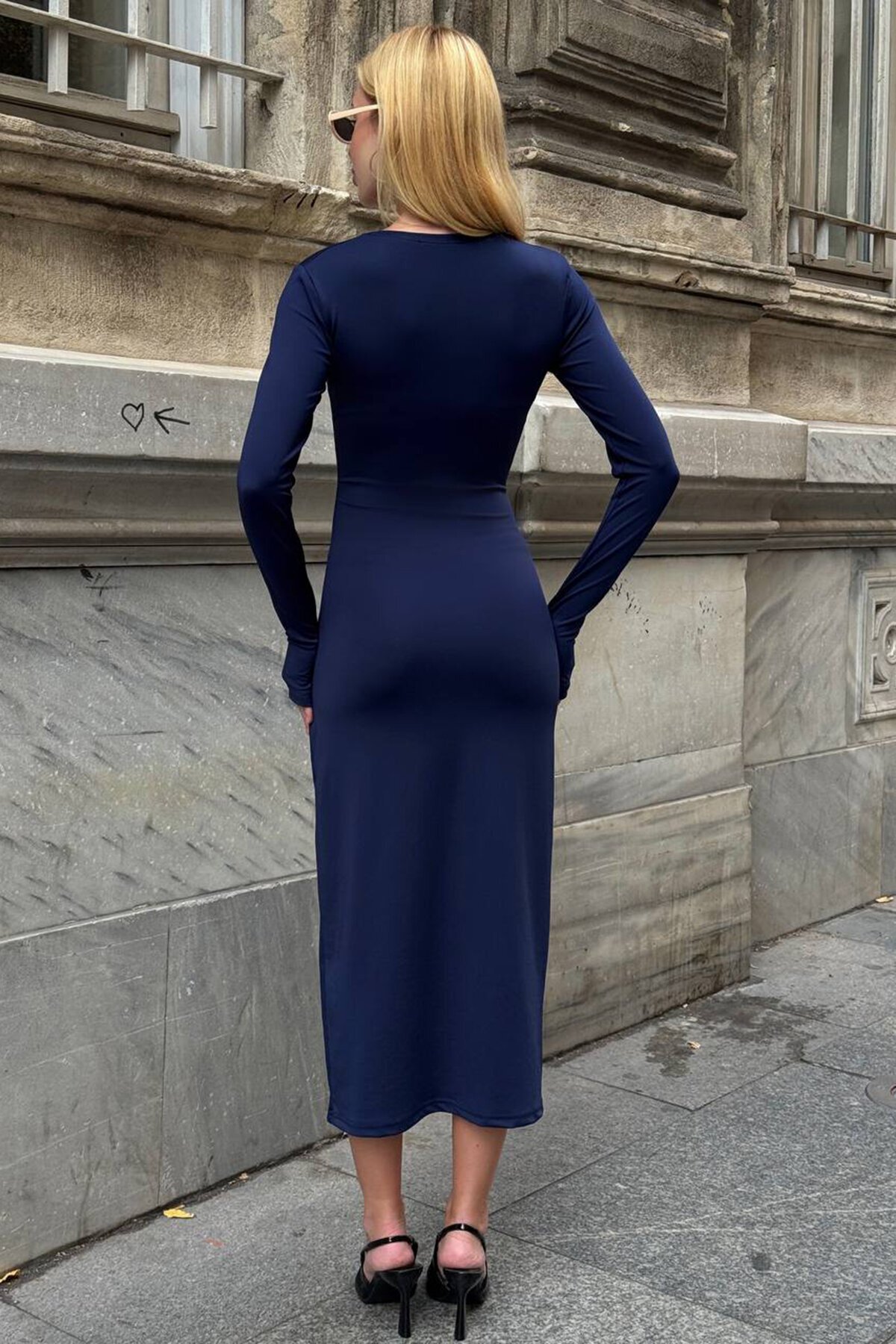 Uzun Kollu Bisiklet Yaka Dar Kesim Elbise