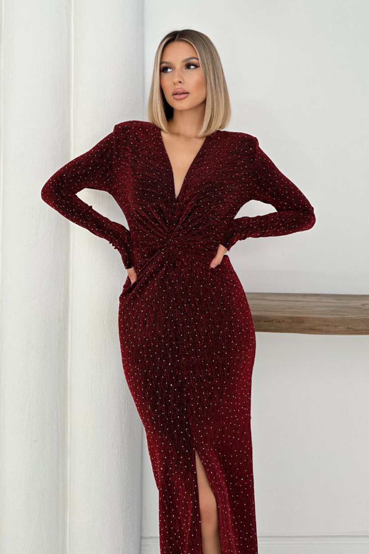 Uzun Kollu V Yaka Dekolteli Drapeli Yırtmaçlı Maxi Elbise