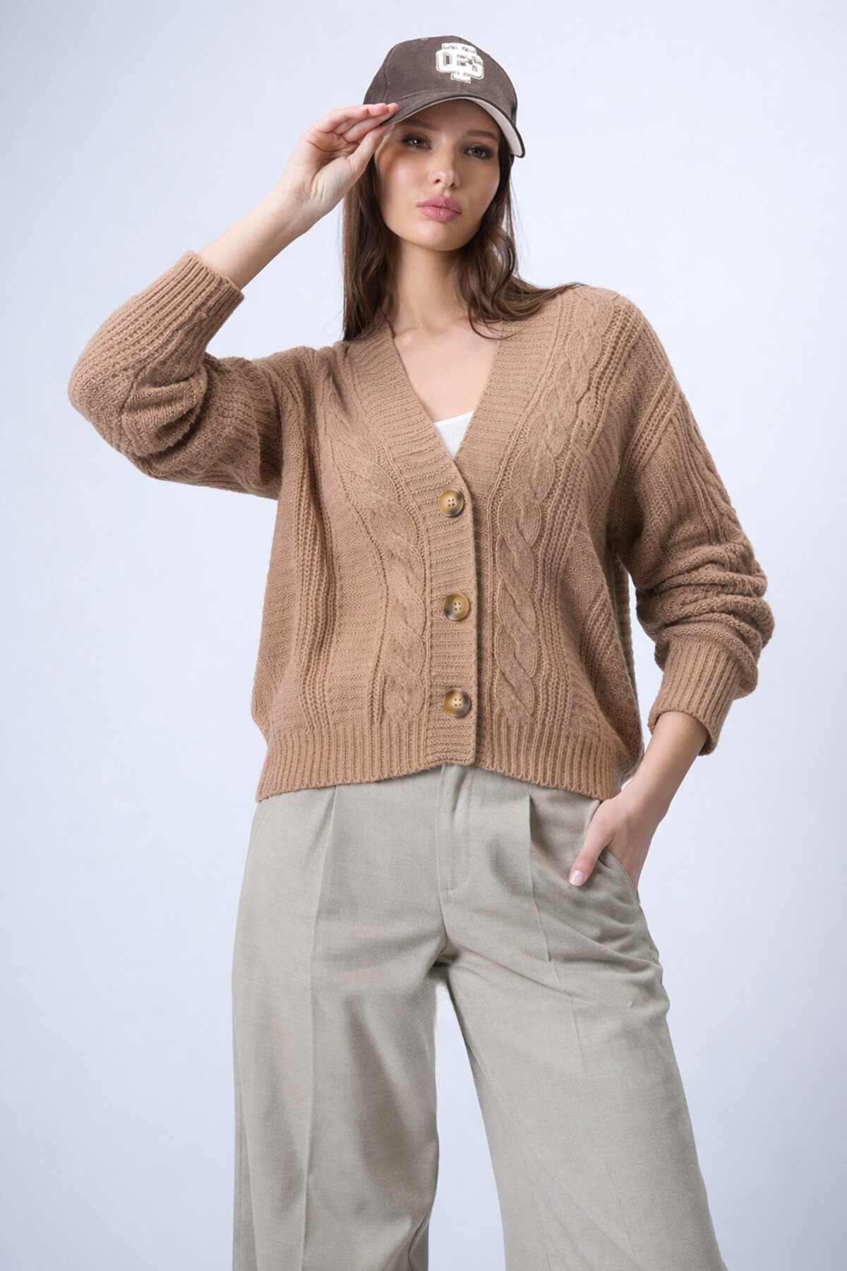 V Yaka Saç Örgü Desenli Balon Kol Triko Hırka