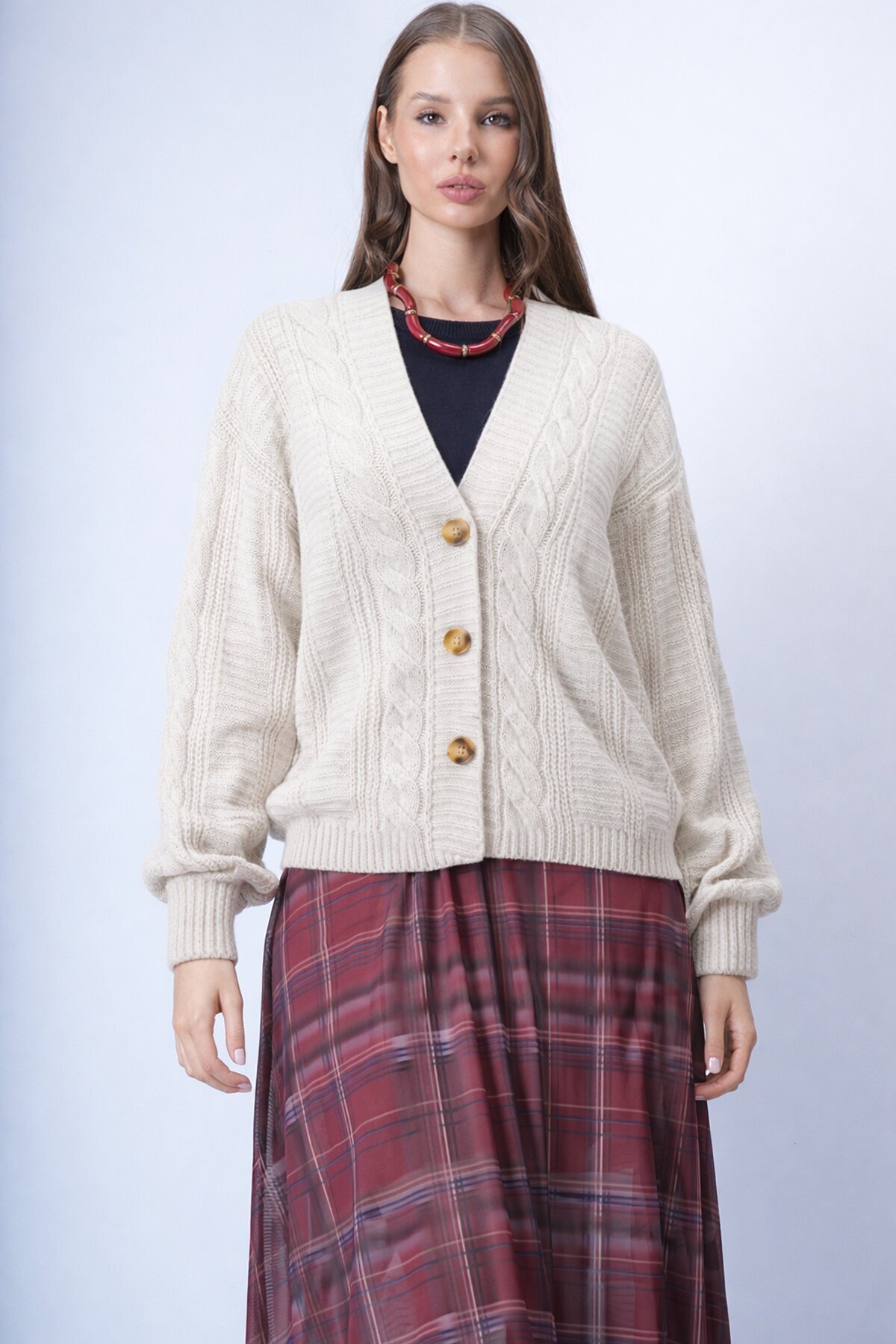 V Yaka Saç Örgü Desenli Balon Kol Triko Hırka