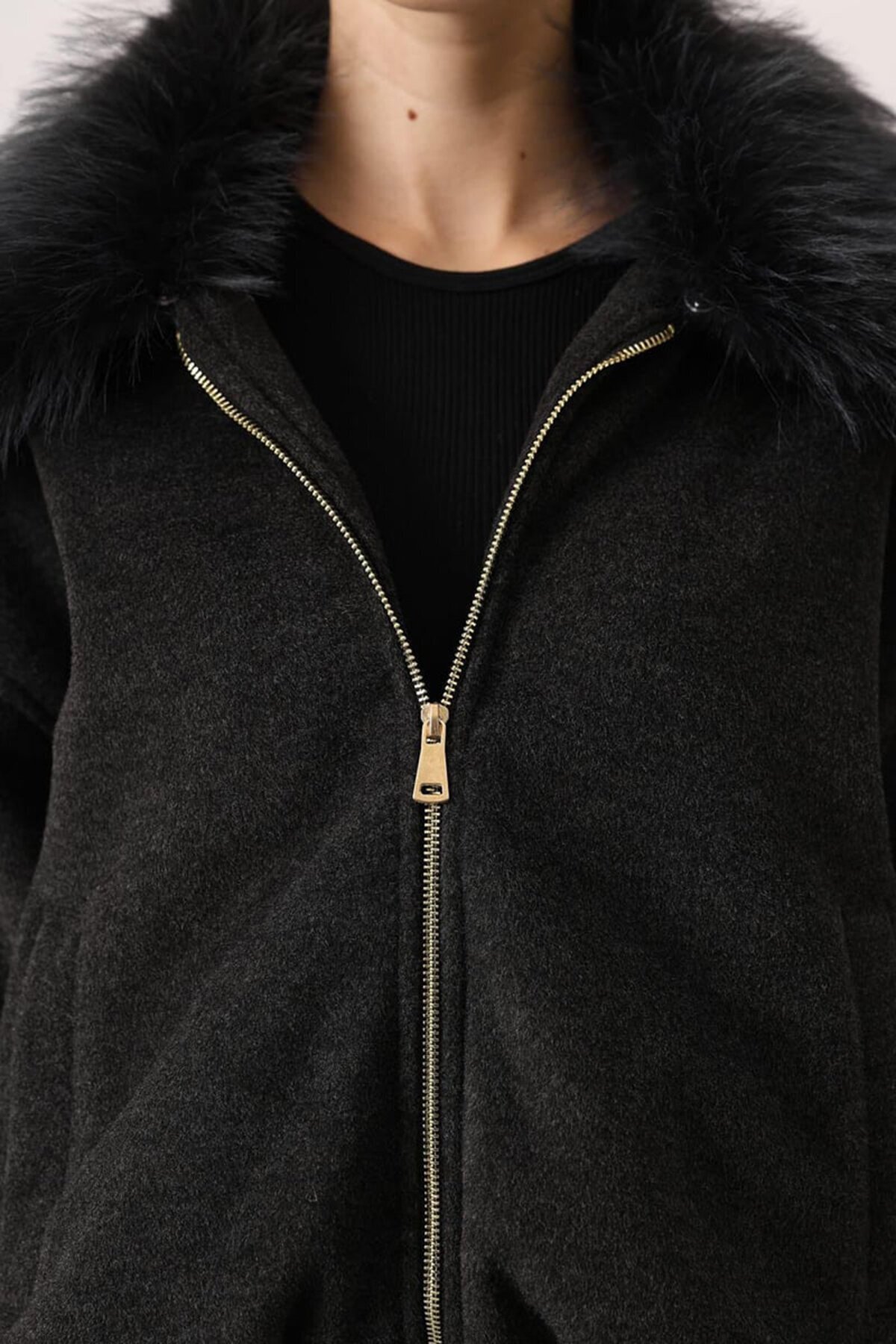 Yakası Kürklü Fermuar Kapamalı Bomber Kaşe Ceket