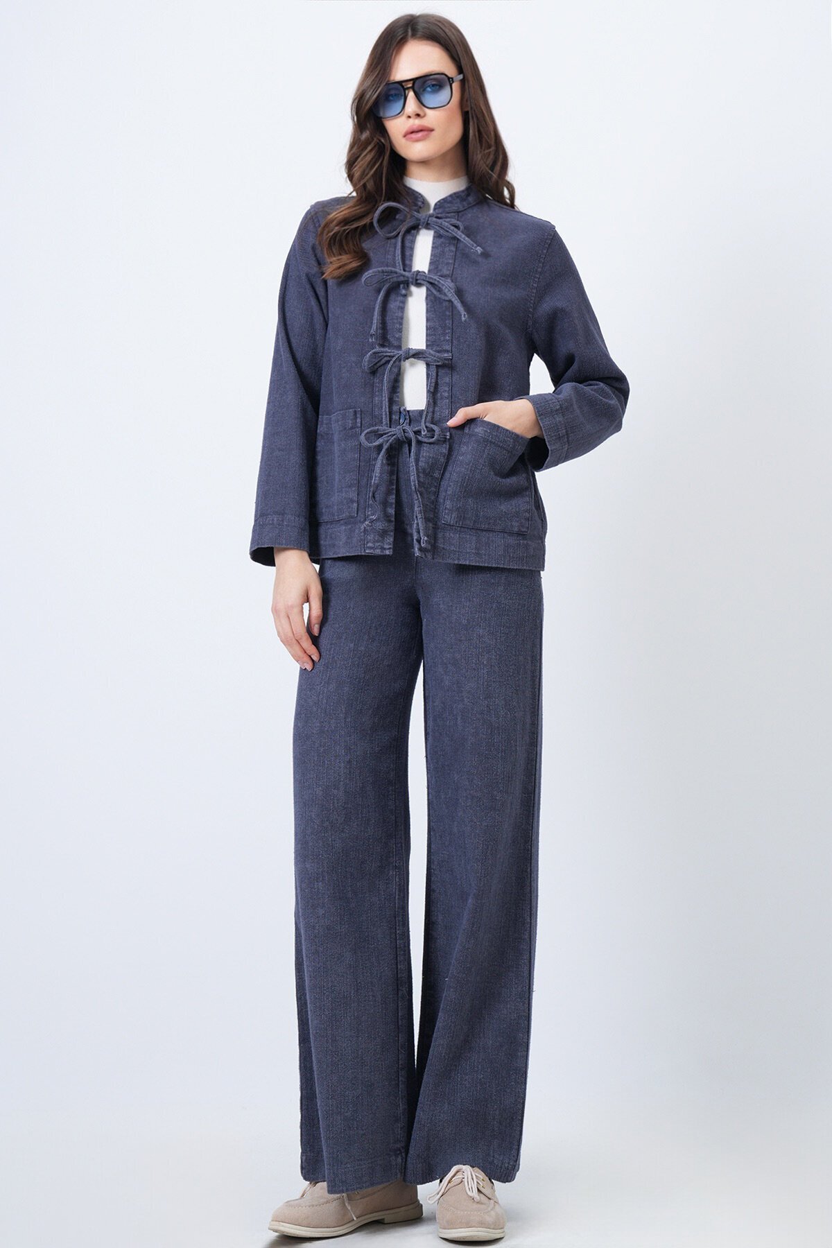 Yıkamalı Bağlama Detaylı Ceket ve Geniş Paça Pantolon Takım