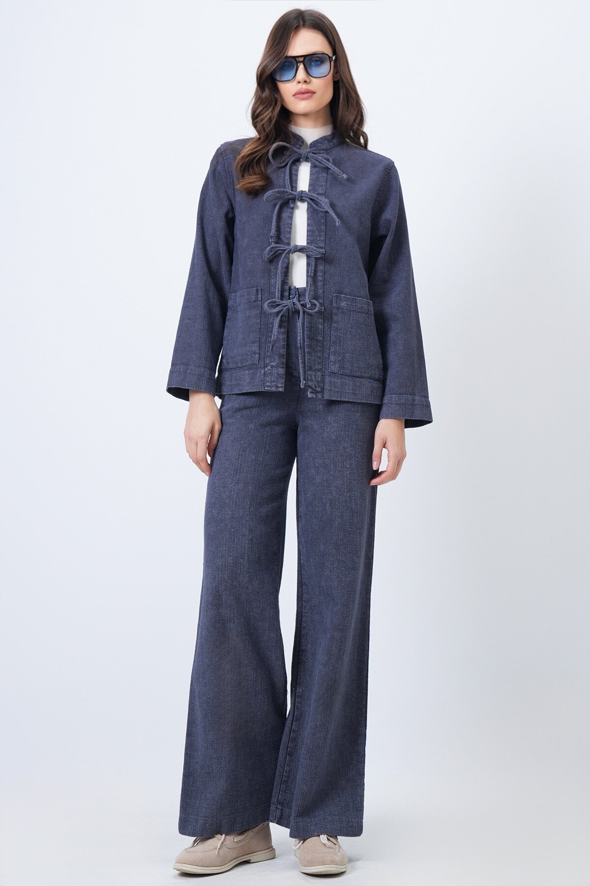 Yıkamalı Bağlama Detaylı Ceket ve Geniş Paça Pantolon Takım