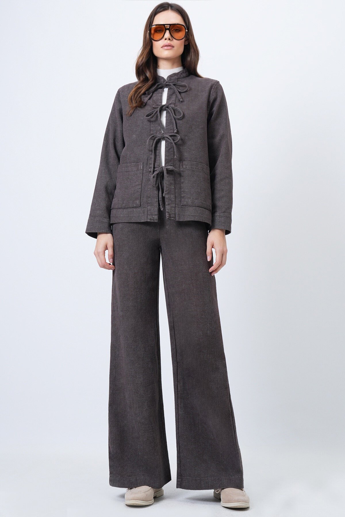 Yıkamalı Bağlama Detaylı Ceket ve Geniş Paça Pantolon Takım