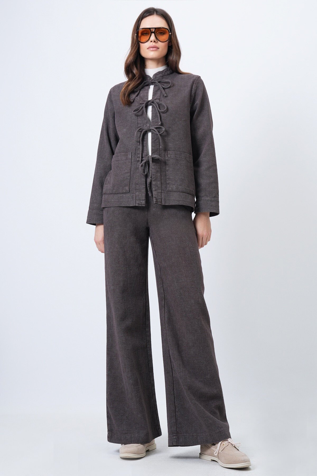 Yıkamalı Bağlama Detaylı Ceket ve Geniş Paça Pantolon Takım