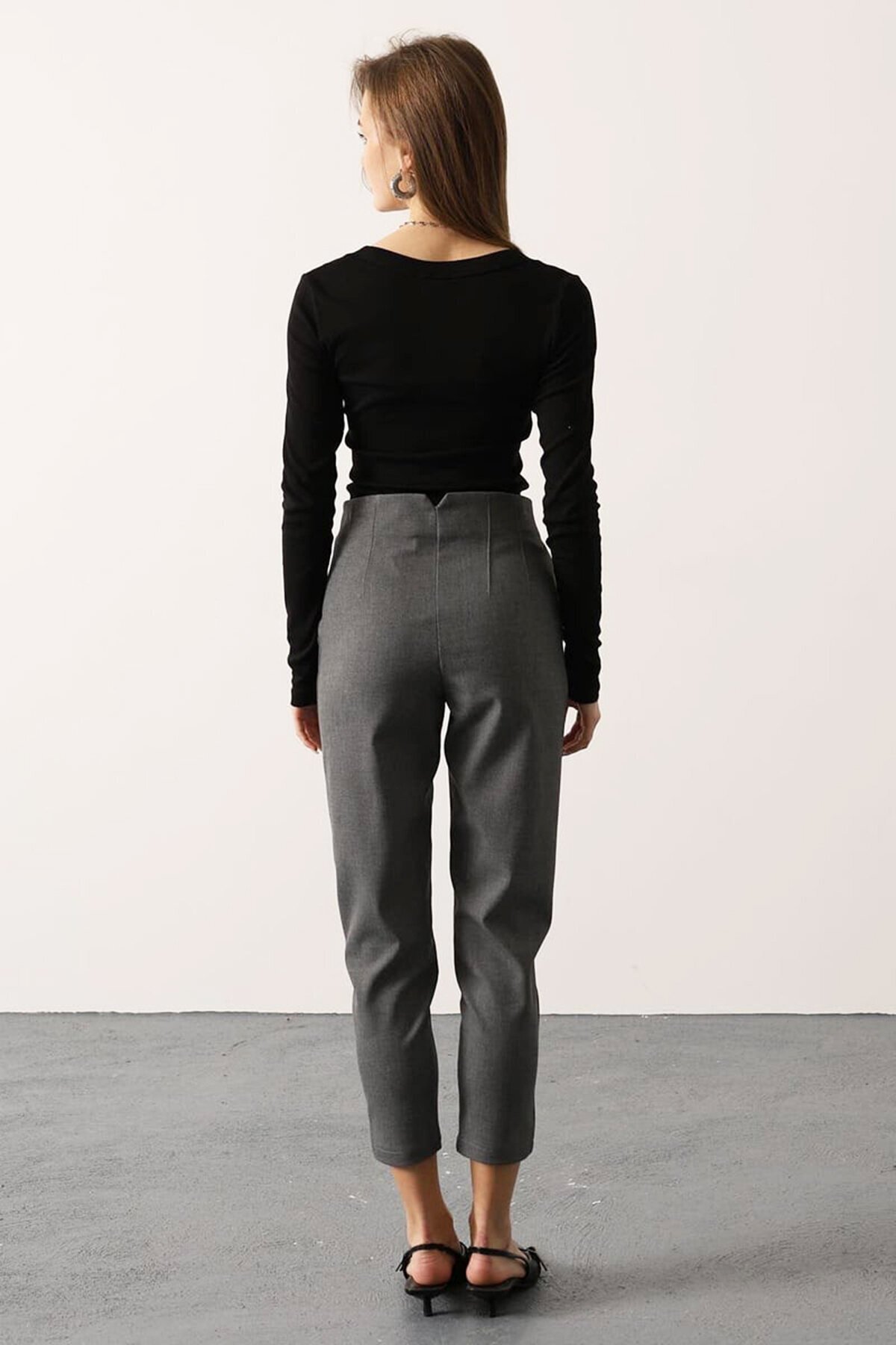 Yüksek Bel Dikiş Detaylı Dar Paça Pantolon