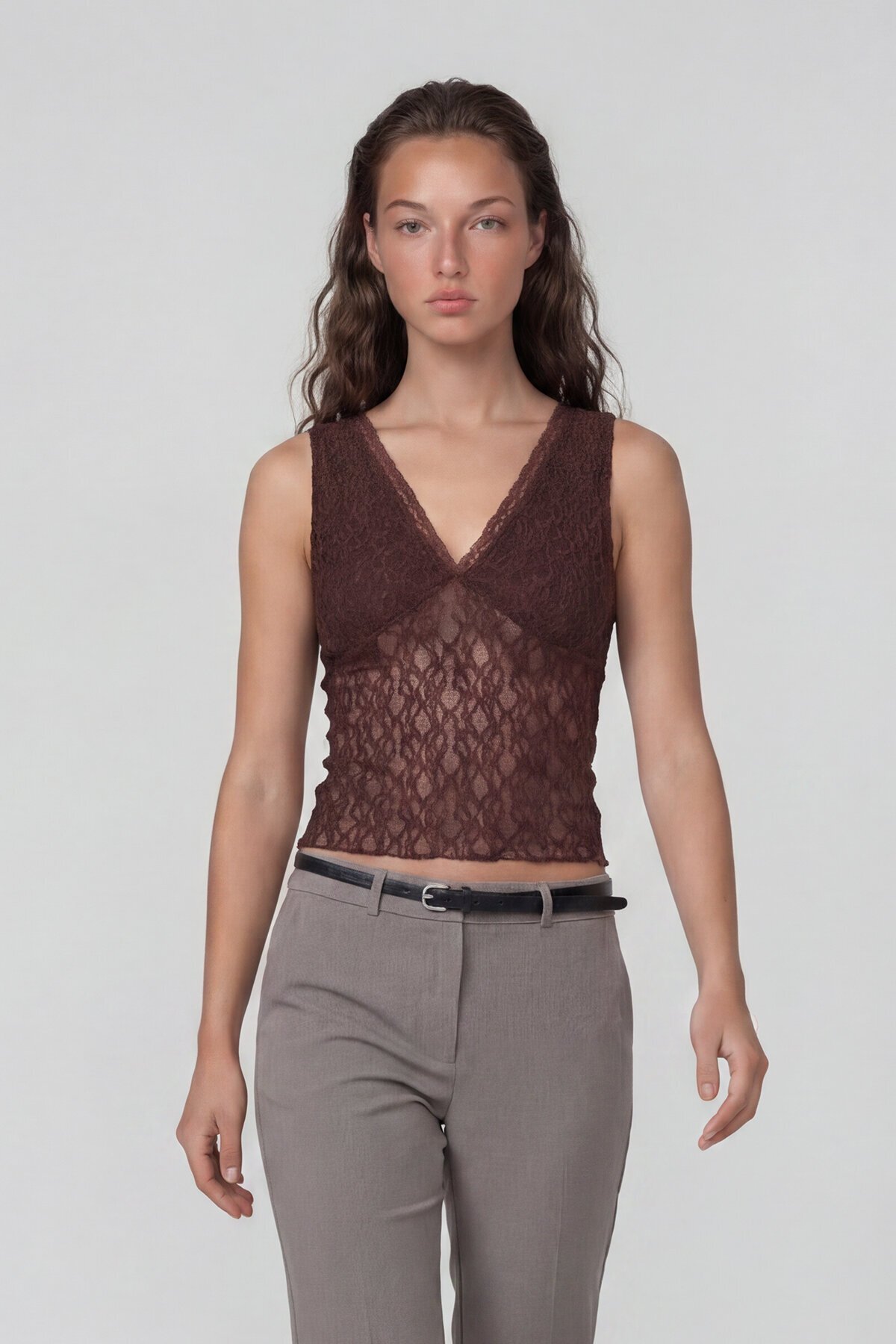 Arka Ön V Yaka Crop Sütyen Kısmı Astarlı Dantel Bluz