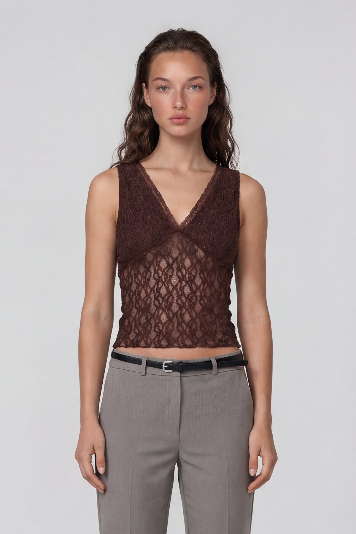 Arka Ön V Yaka Crop Sütyen Kısmı Astarlı Dantel Bluz