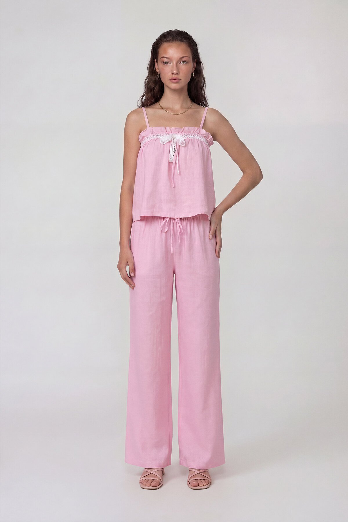 Askılı Dantel Detaylı Bluz Ve Pantolon Takım