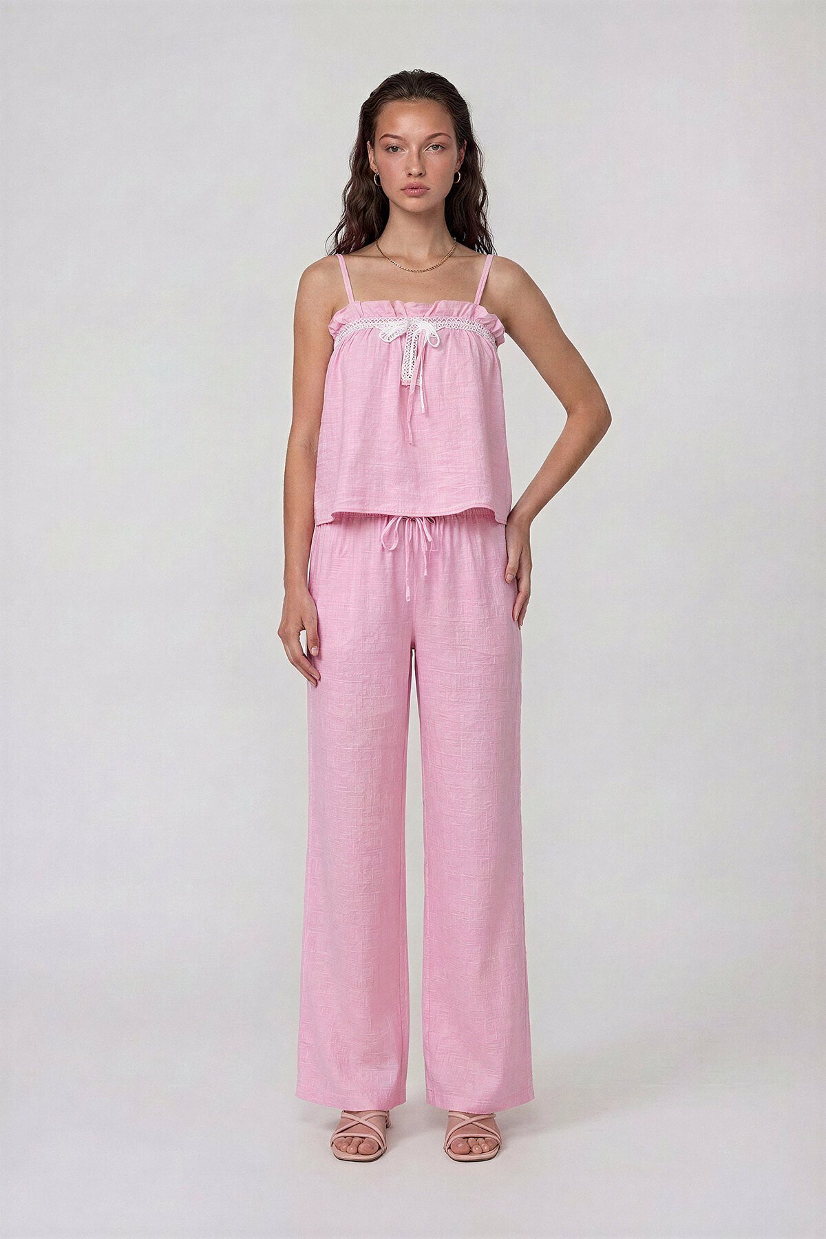 Askılı Dantel Detaylı Bluz Ve Pantolon Takım