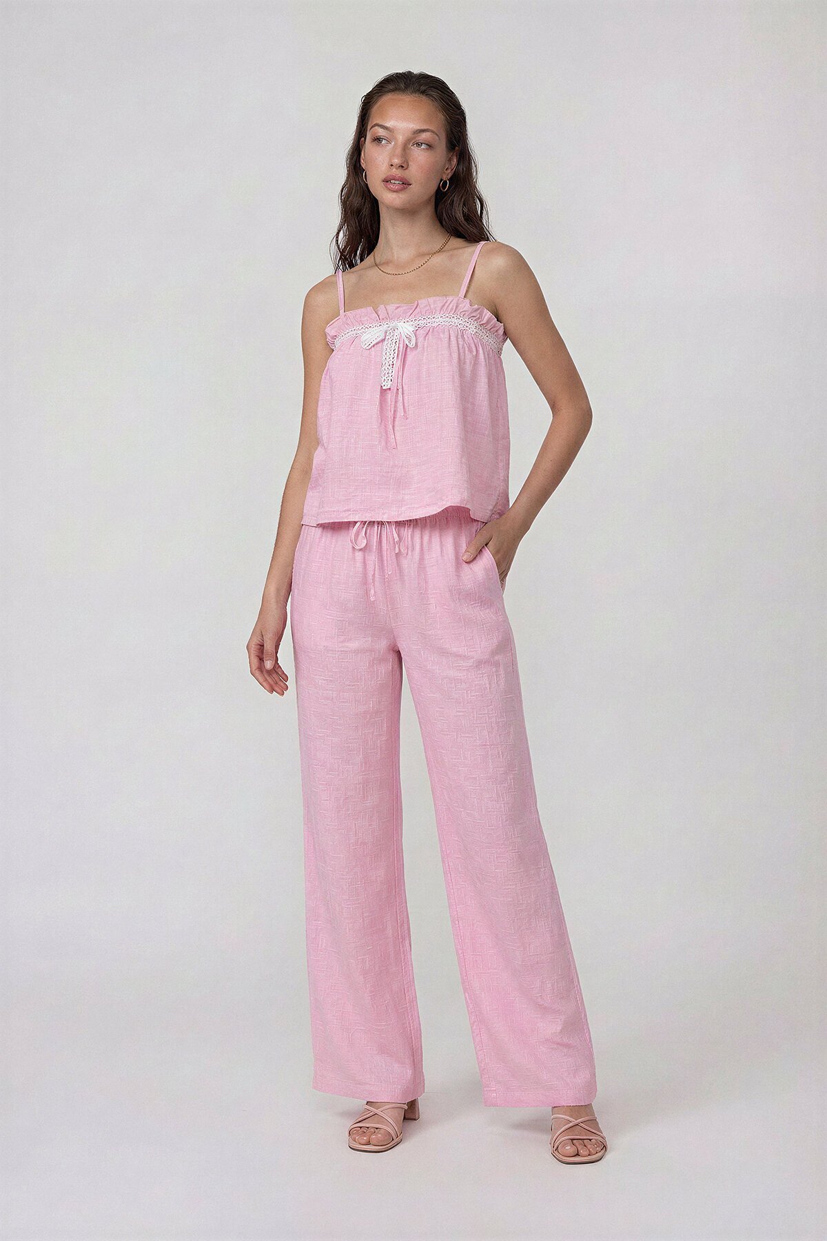 Askılı Dantel Detaylı Bluz Ve Pantolon Takım