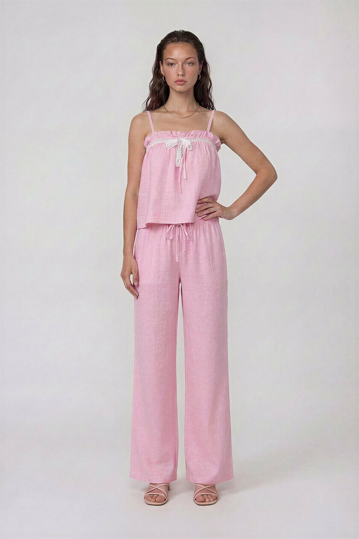 Askılı Dantel Detaylı Bluz Ve Pantolon Takım