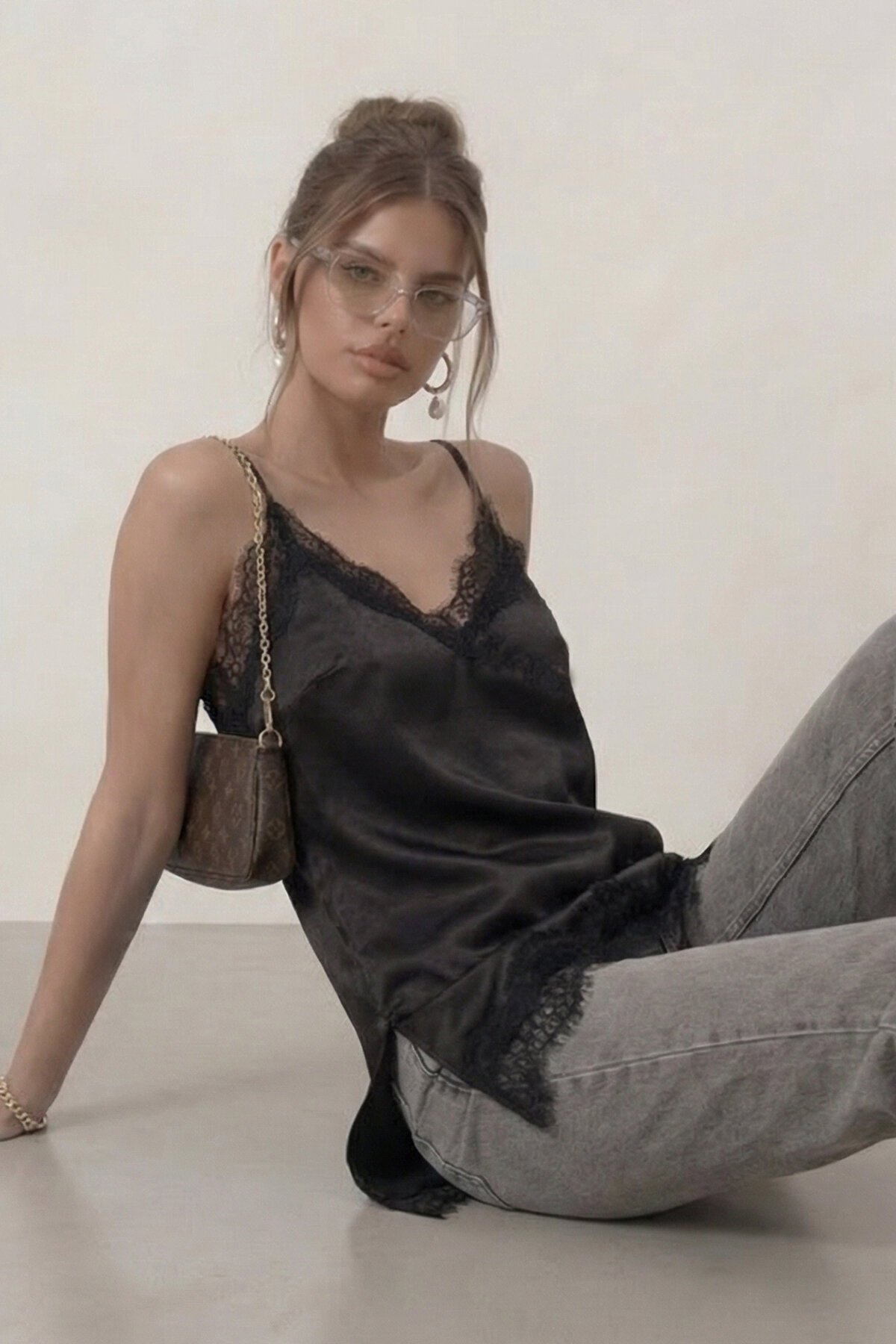 Askılı Dantel Detaylı Saten Bluz