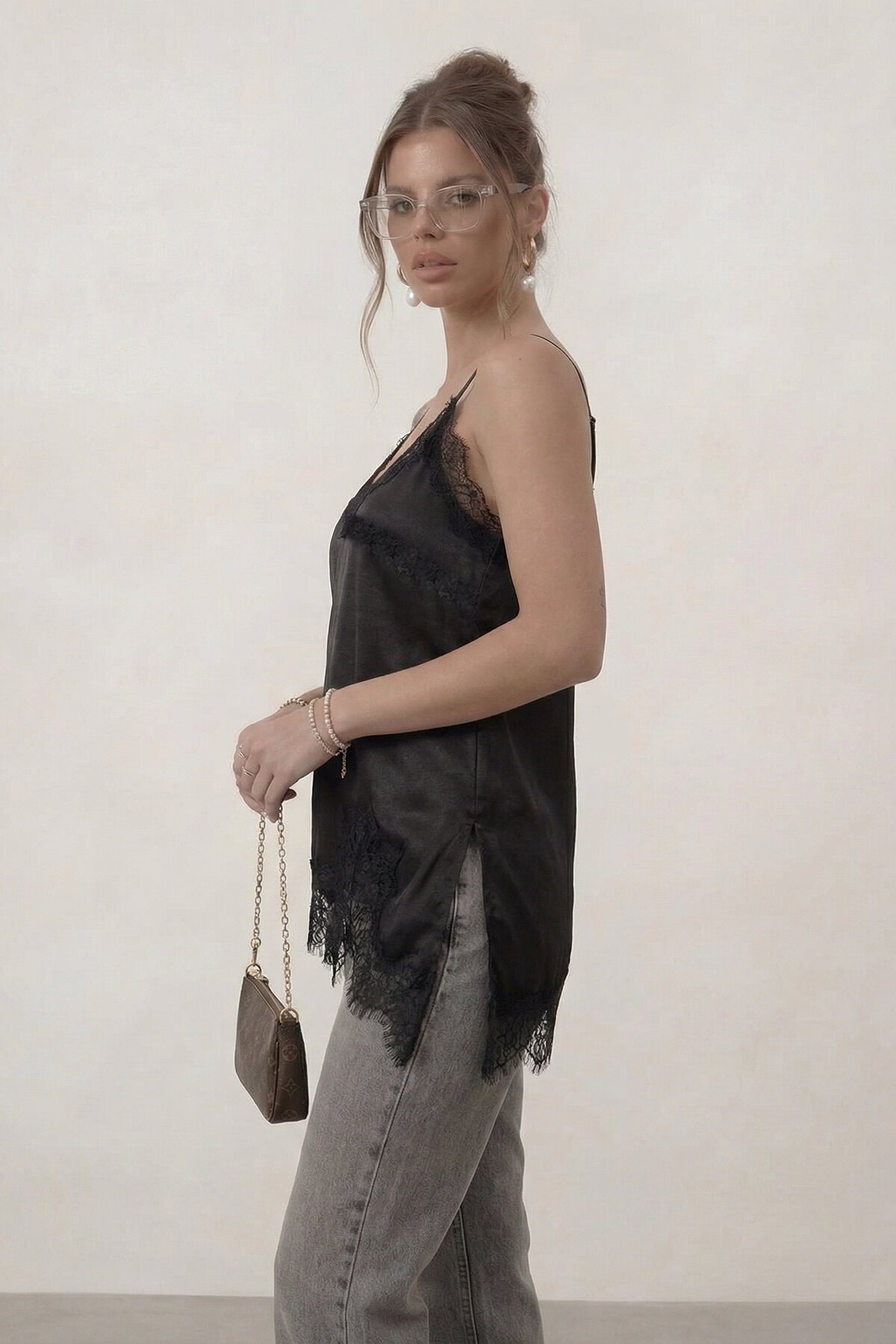 Askılı Dantel Detaylı Saten Bluz