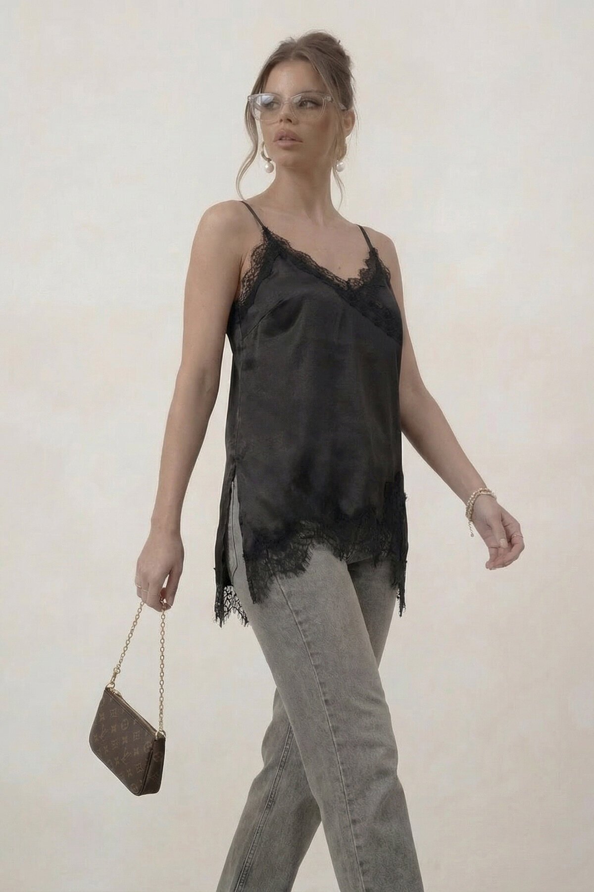 Askılı Dantel Detaylı Saten Bluz