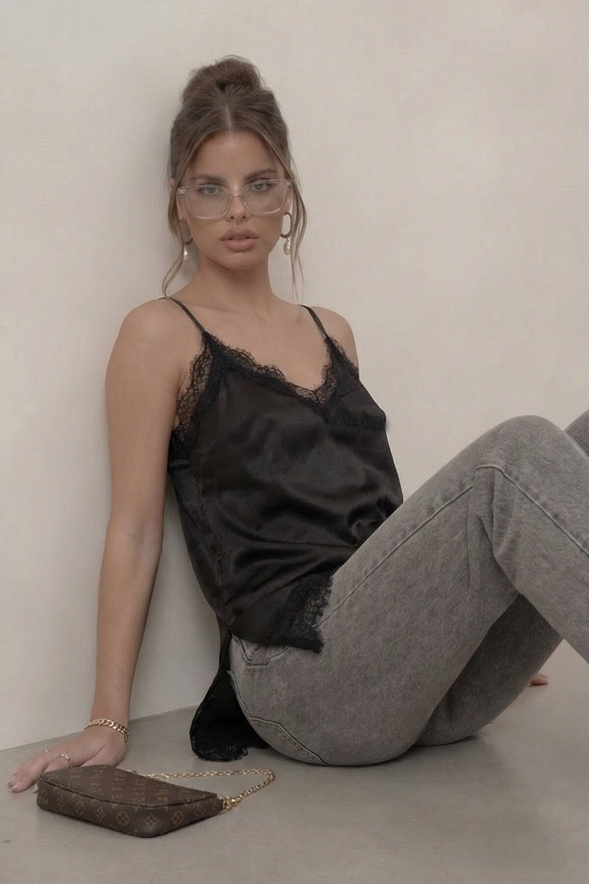 Askılı Dantel Detaylı Saten Bluz