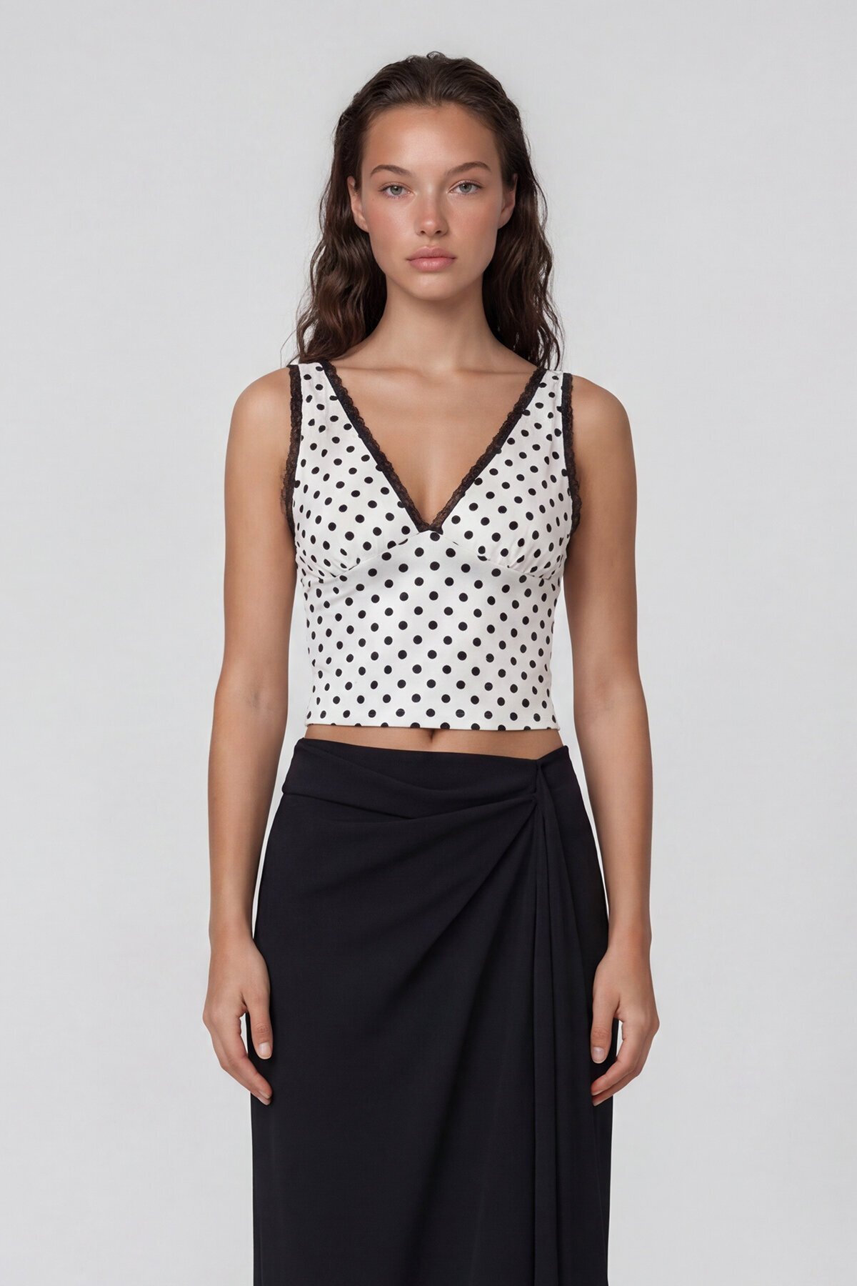 Askılı Drape Detaylı Puantiyeli Crop Bluz