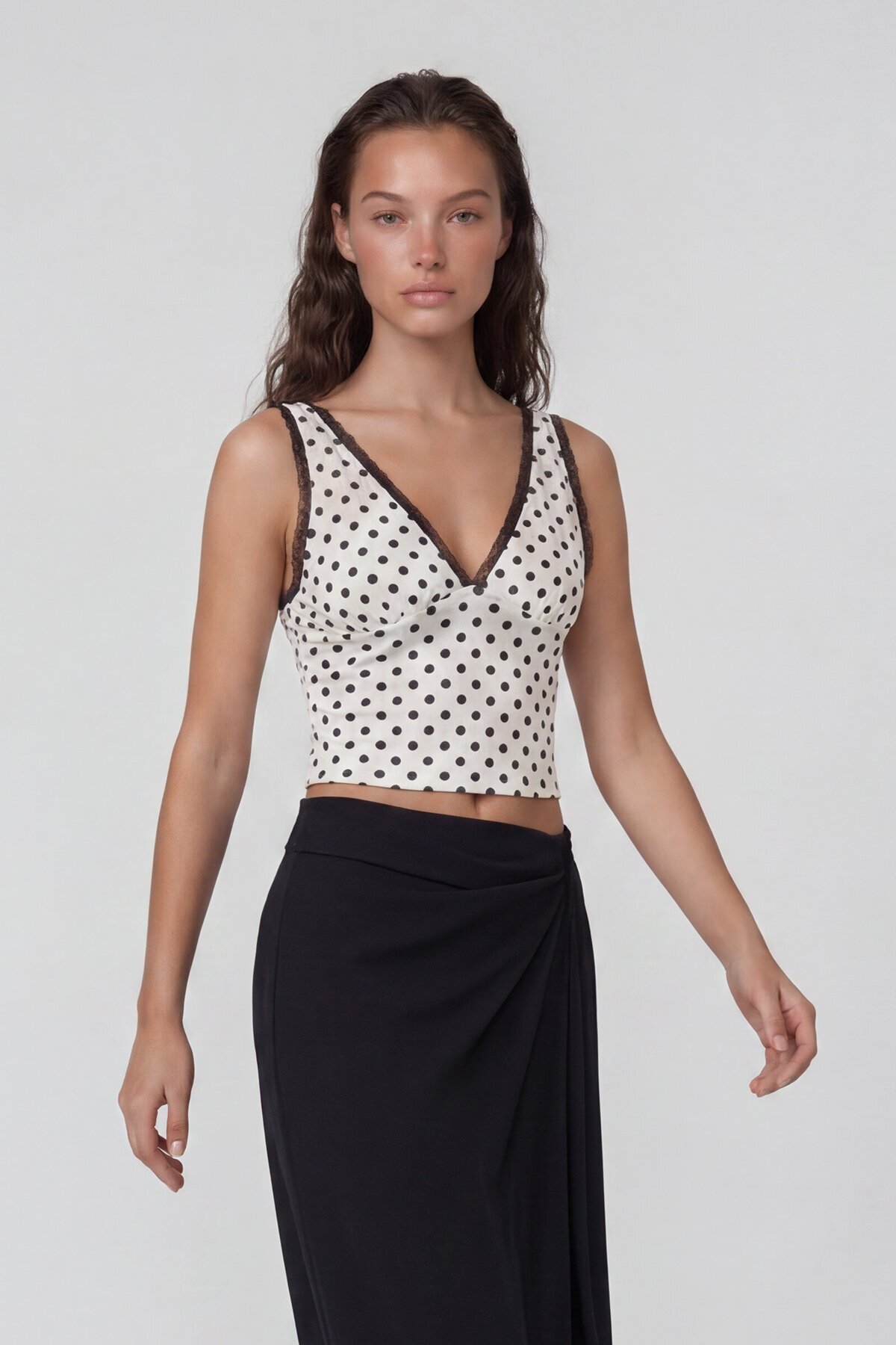 Askılı Drape Detaylı Puantiyeli Crop Bluz