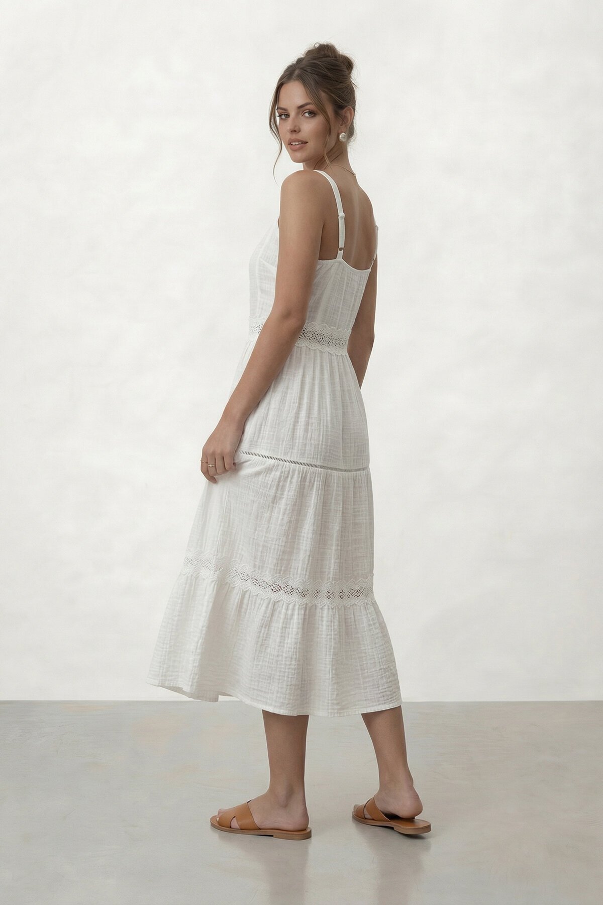 Askılı Düğmeli Katlı Midi Elbise