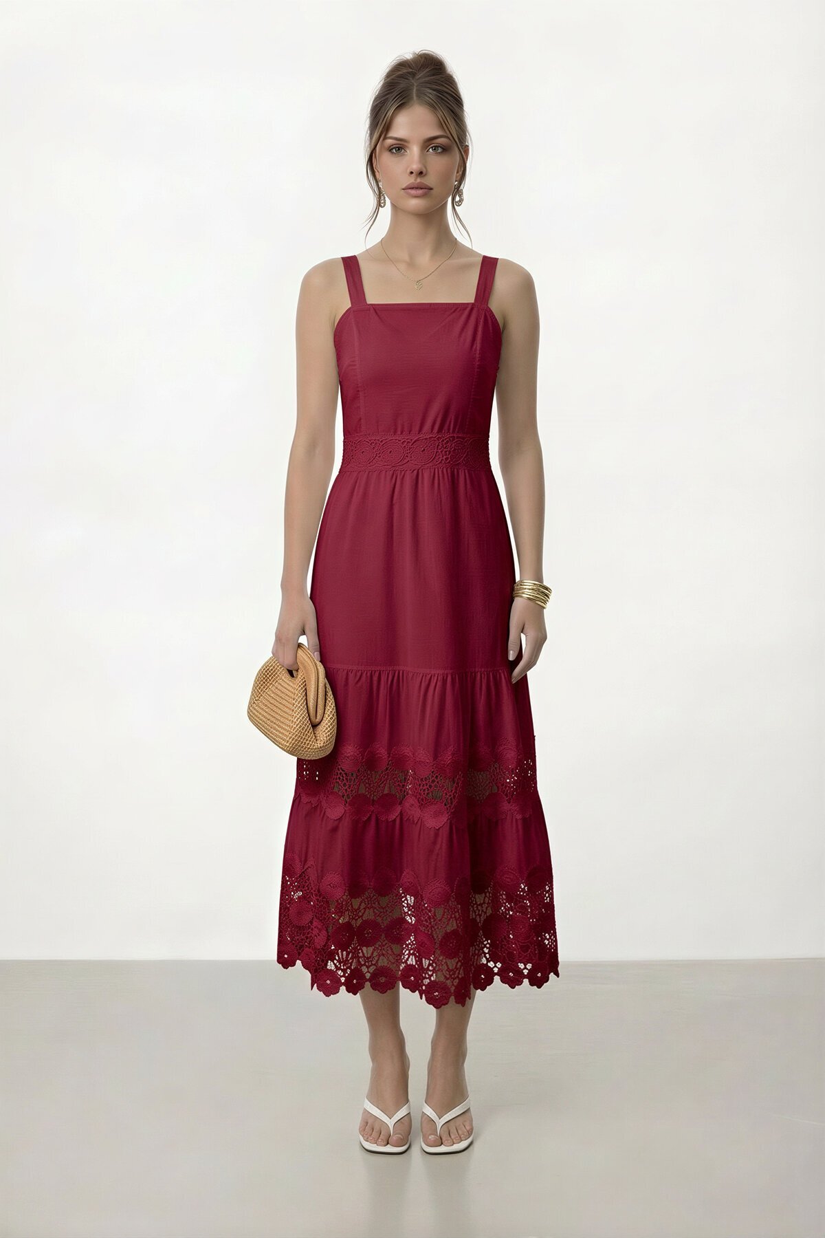 Askılı Kare Yaka Dantel Detaylı Midi Elbise