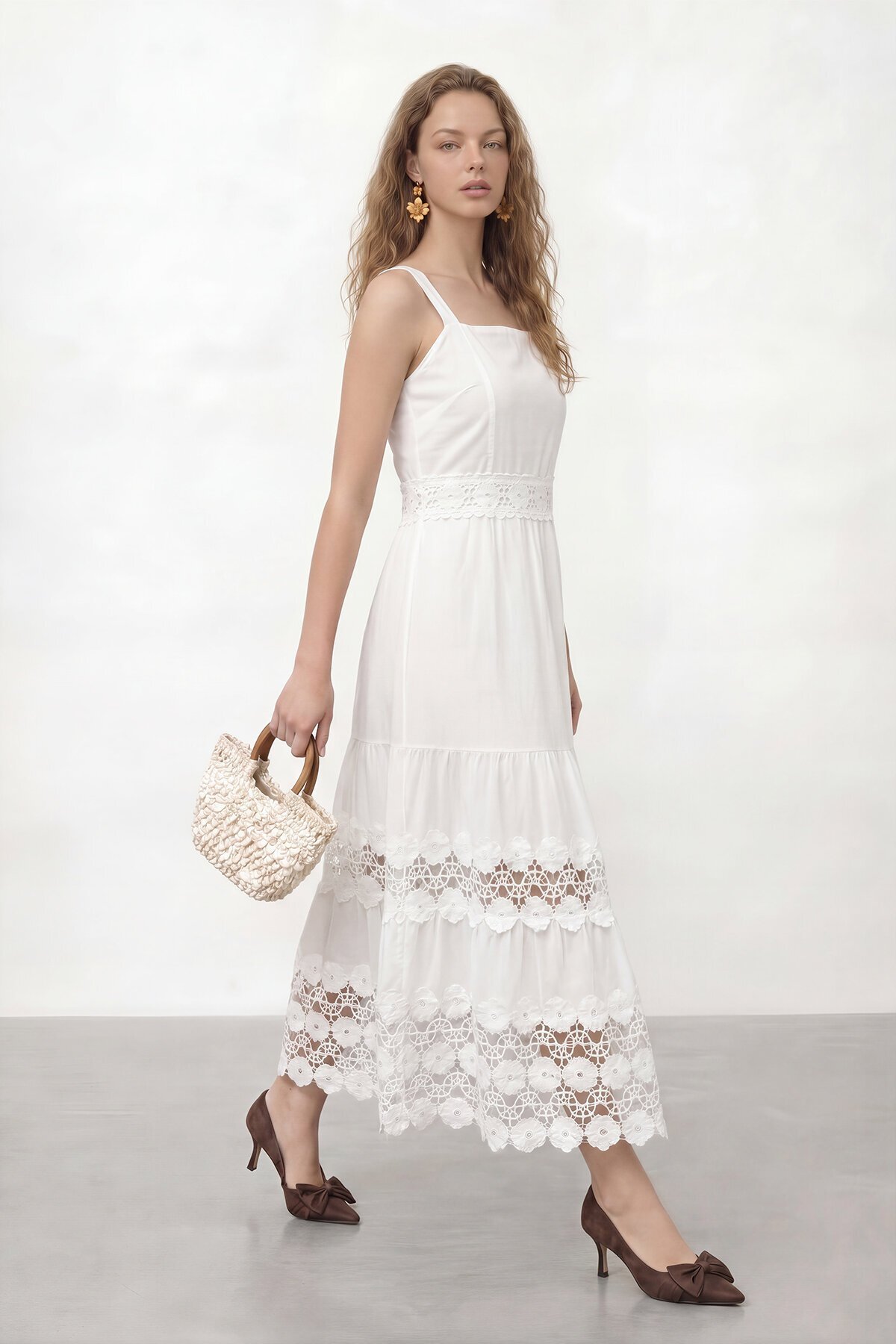 Askılı Kare Yaka Dantel Detaylı Midi Elbise