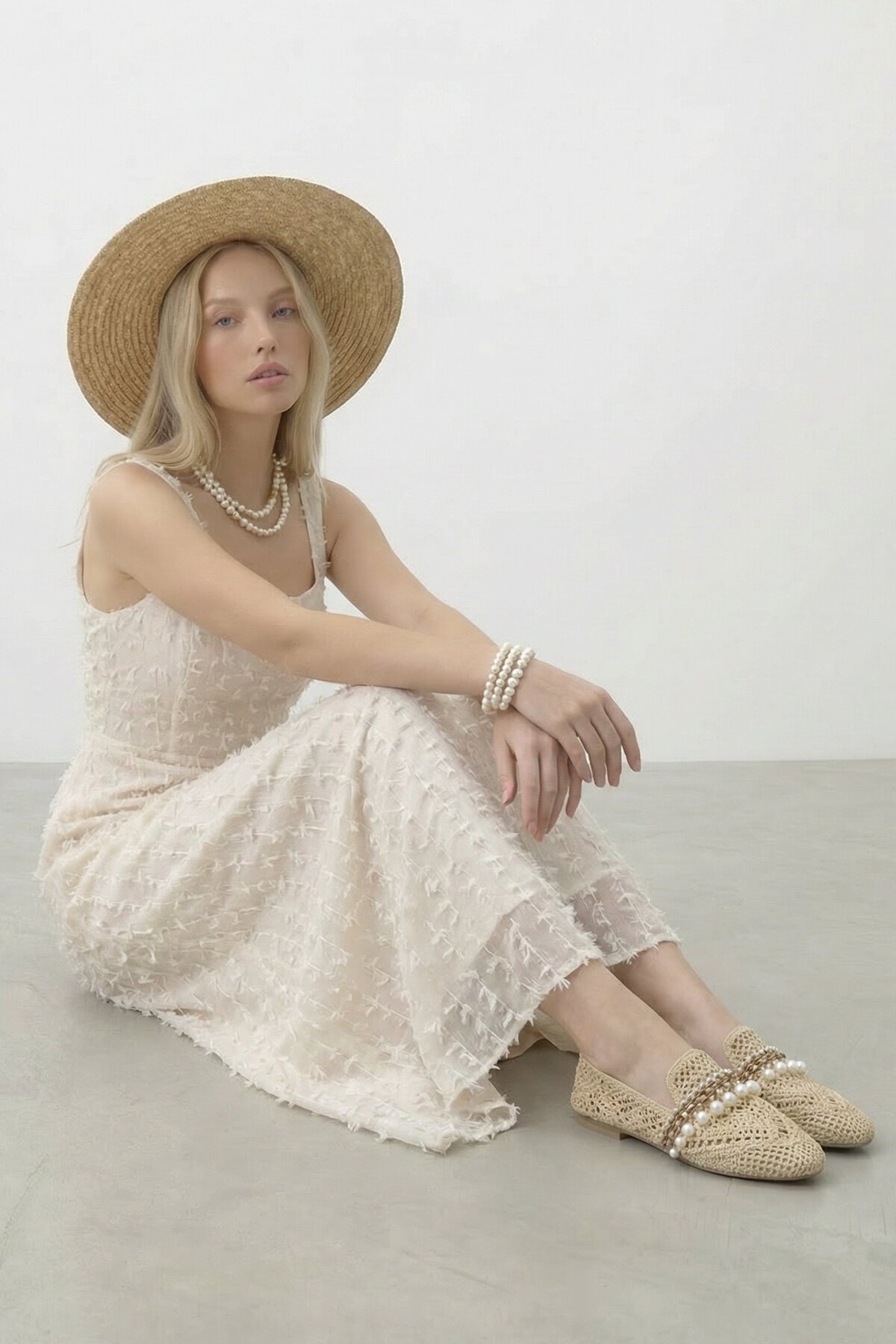 Askılı Kare Yaka Uzun Elbise