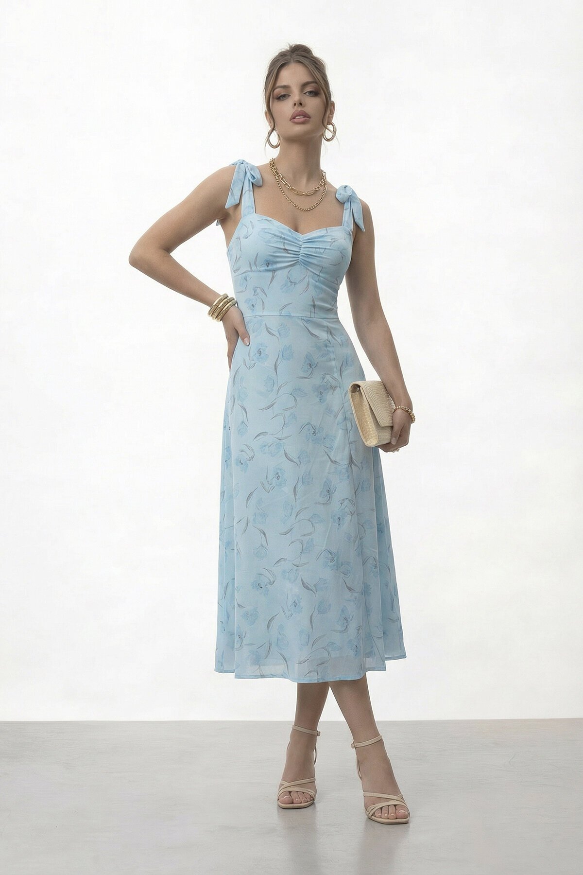 Askılı Omuzdan Bağlamalı Büzgülü Çiçek Desenli Midi Elbise