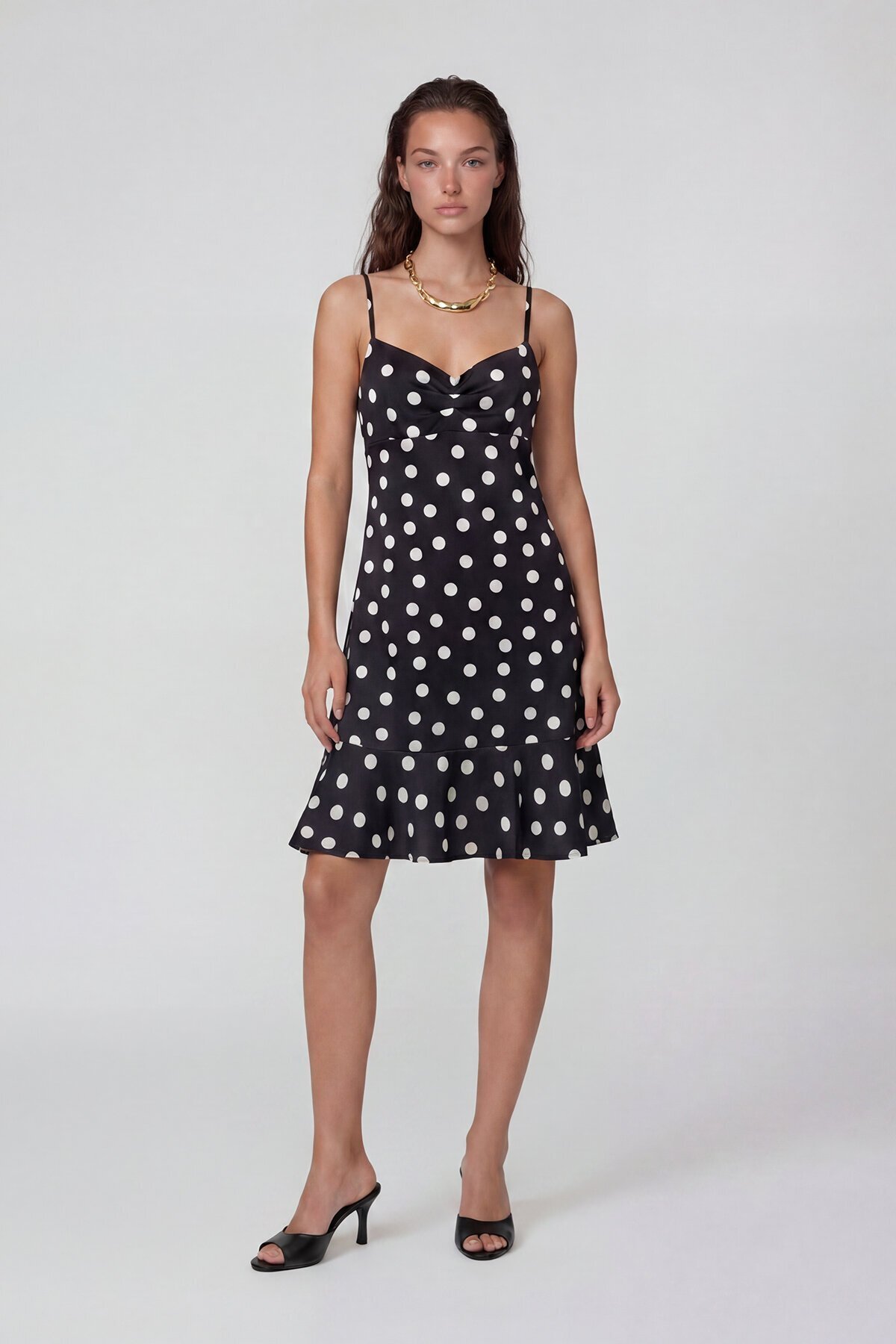 Ayarlanabilinir Askılı Sırt Fermuarlı İçi Astarlı Valonlu Elbise