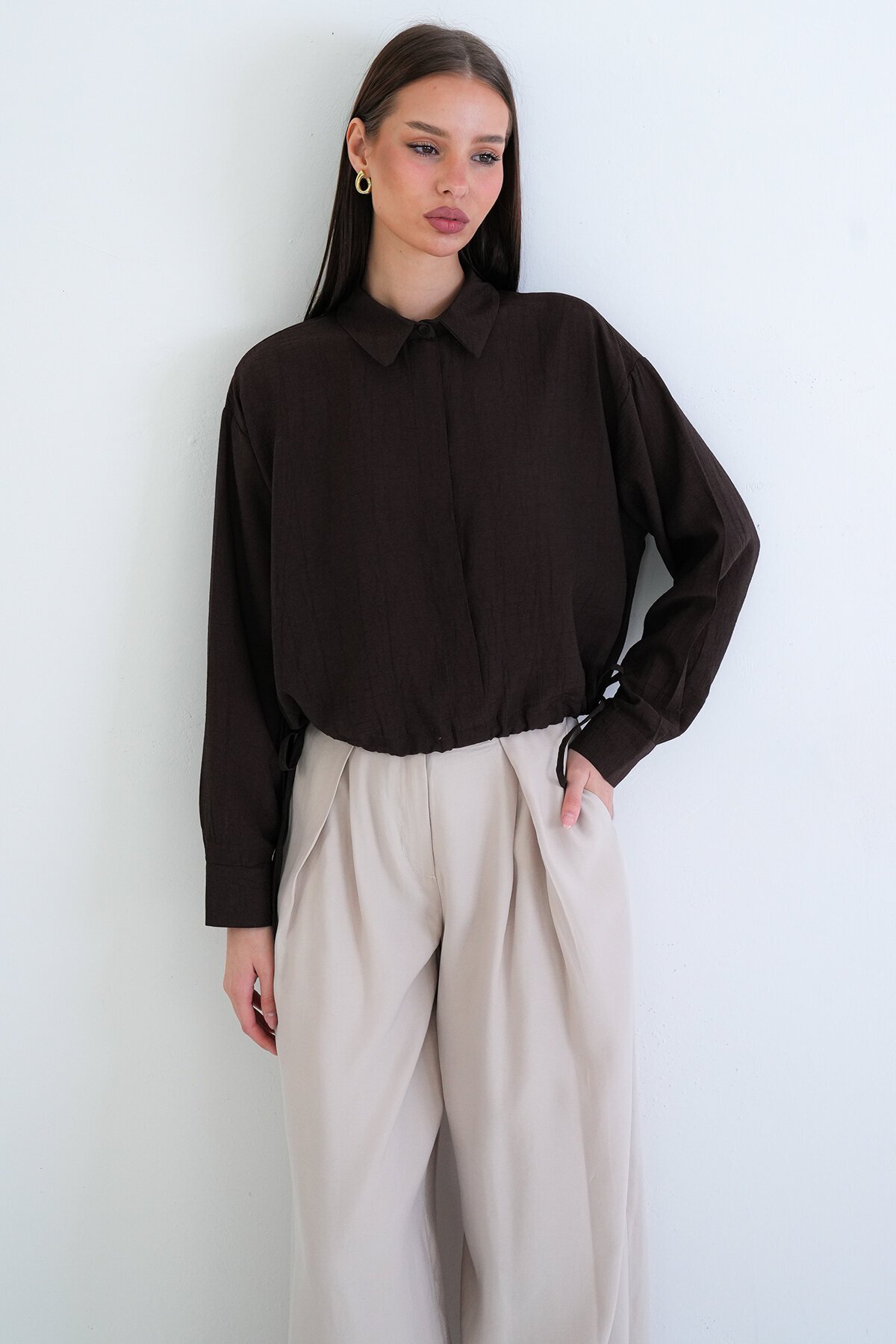 Bağcık Detaylı Gömlek Yaka Bluz