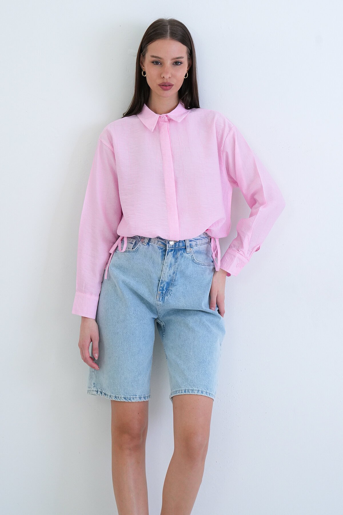 Bağcık Detaylı Gömlek Yaka Bluz