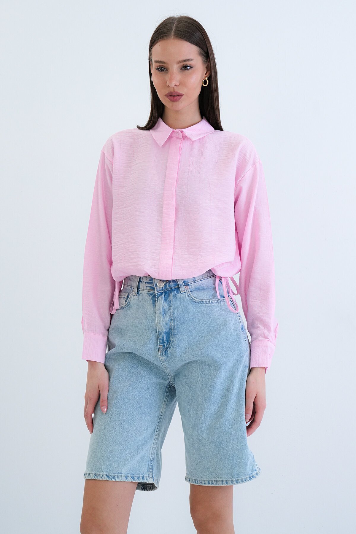 Bağcık Detaylı Gömlek Yaka Bluz