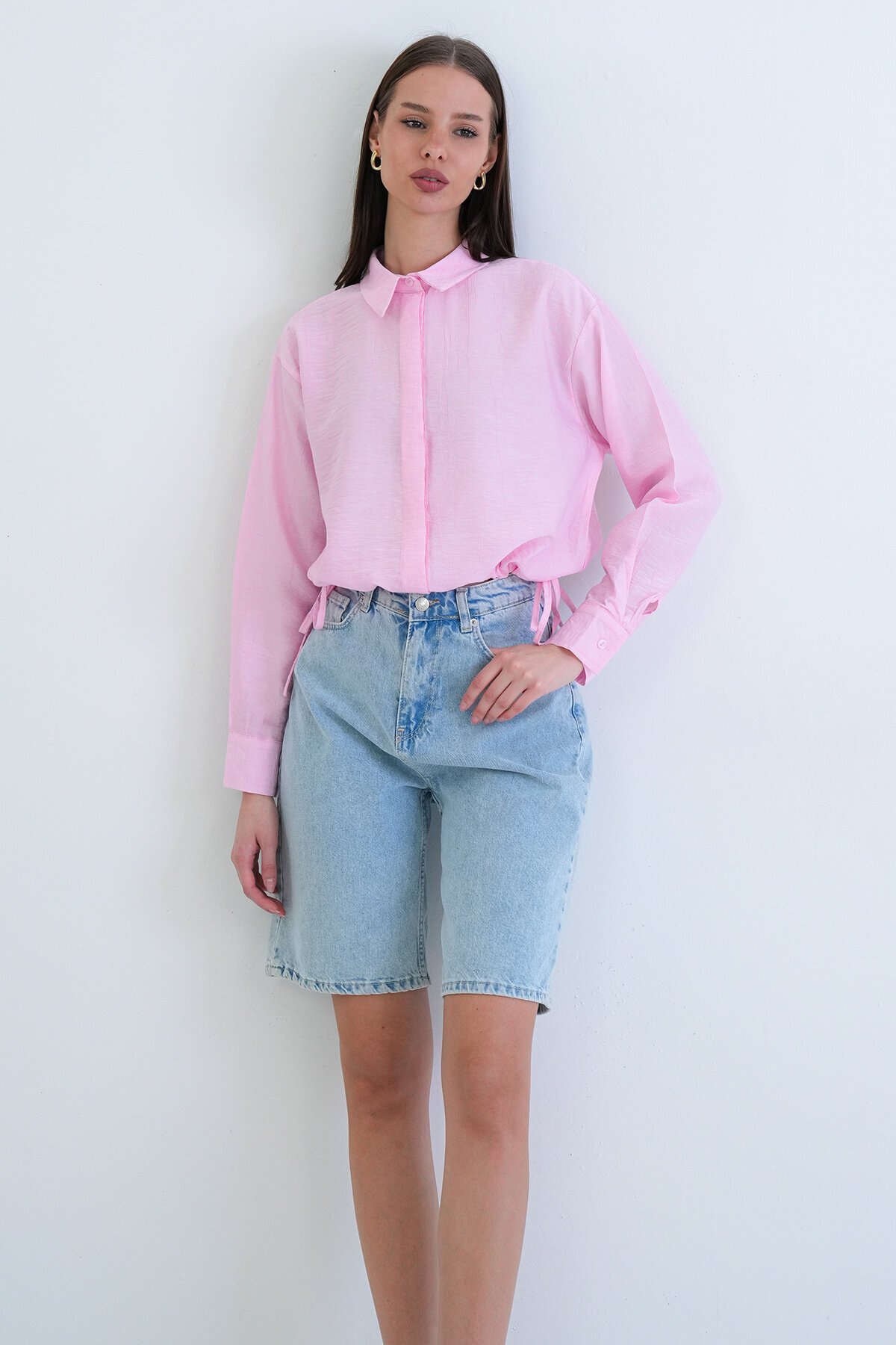 Bağcık Detaylı Gömlek Yaka Bluz