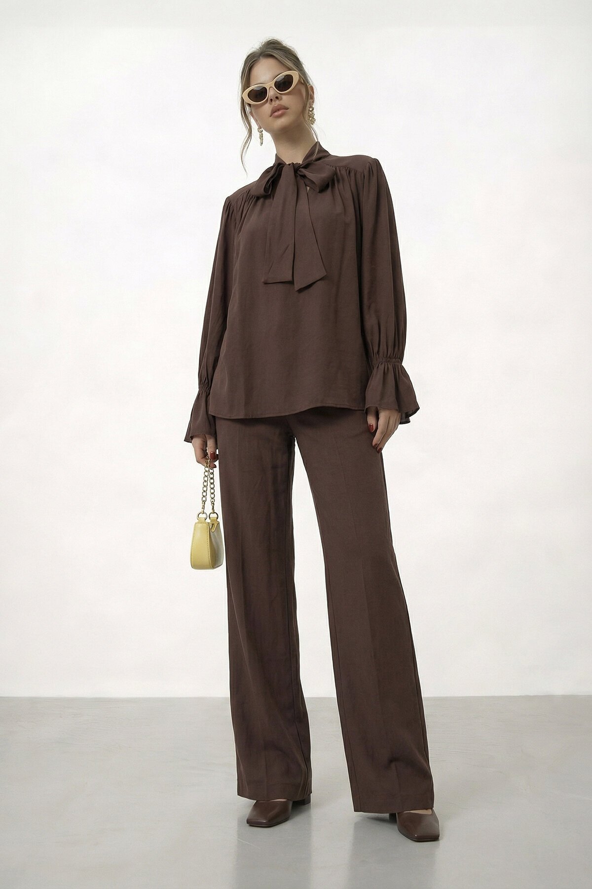 Bağlama Yaka İspanyol Kol Bluz Ve Geniş Paça Pantolon Takım