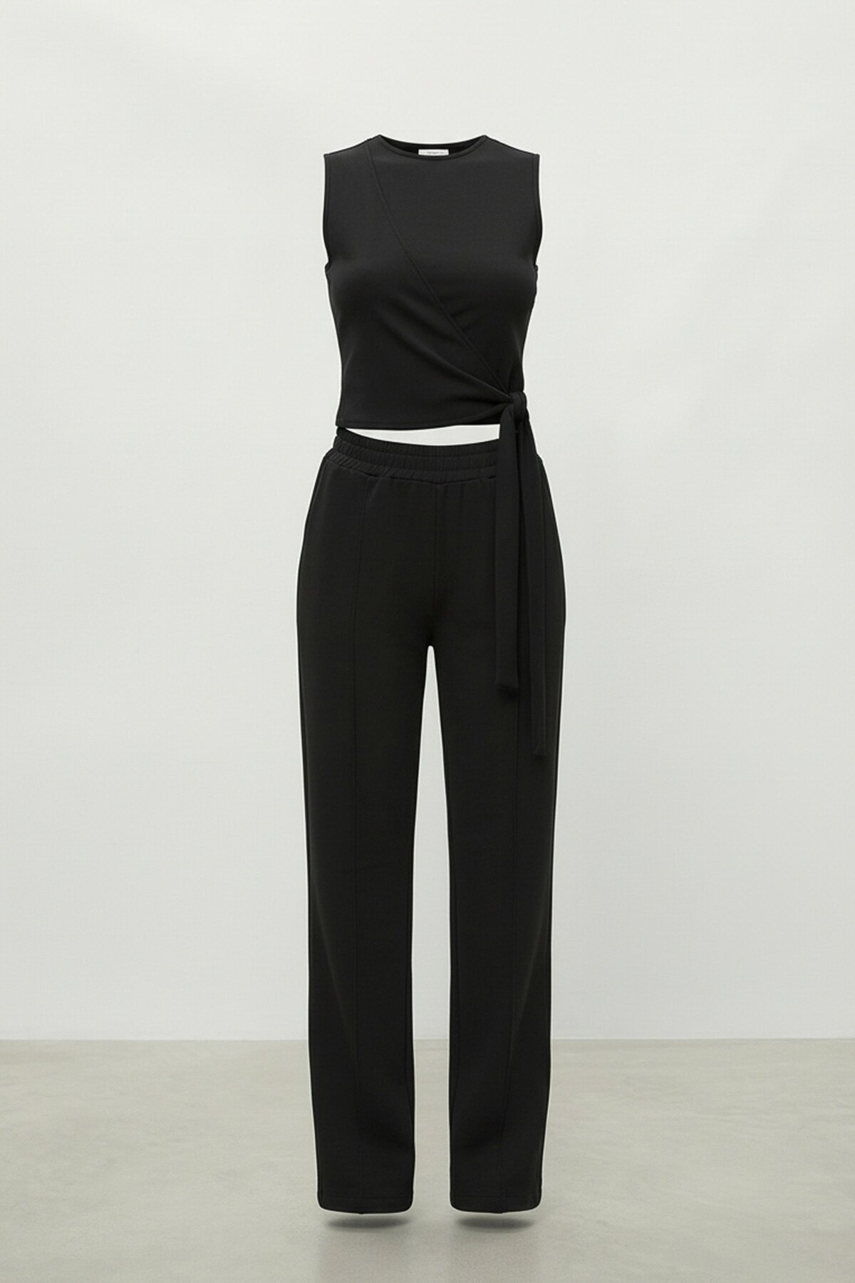 Bağlamalı Kolsuz Bluz Ve Pantolon Takım