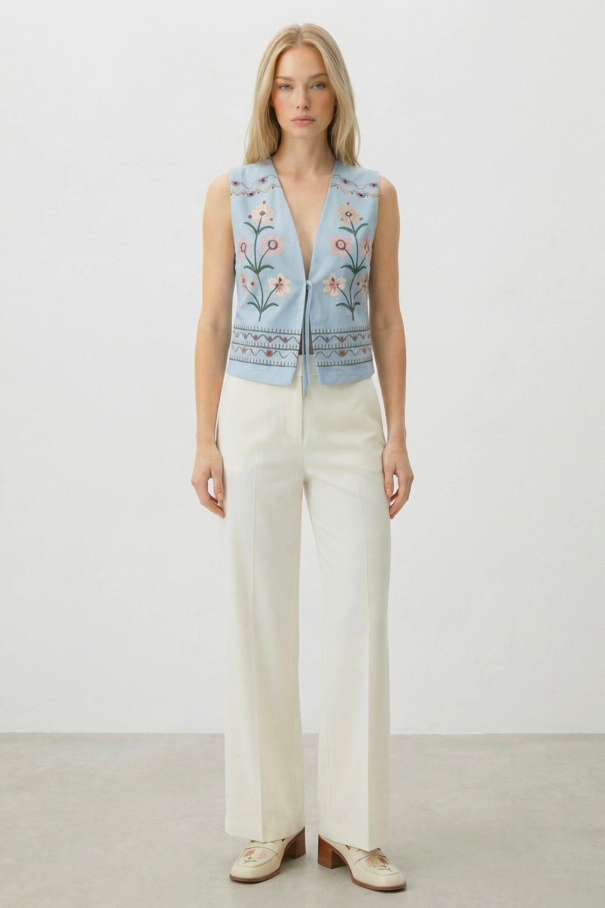 Bebe Mavi Nakışlı Bağcık Detaylı Tasarım Ham Keten Yelek