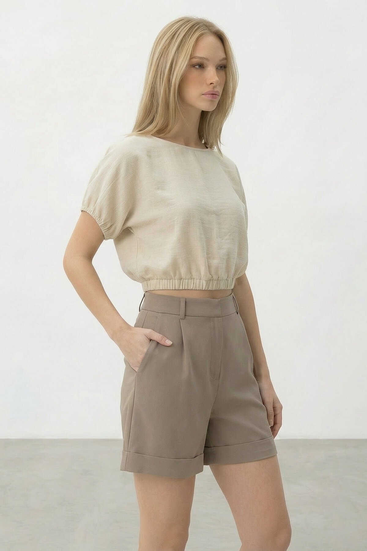 Bej Çift Cepli Duble Paça Gizli Fermuarlı Keten Şort
