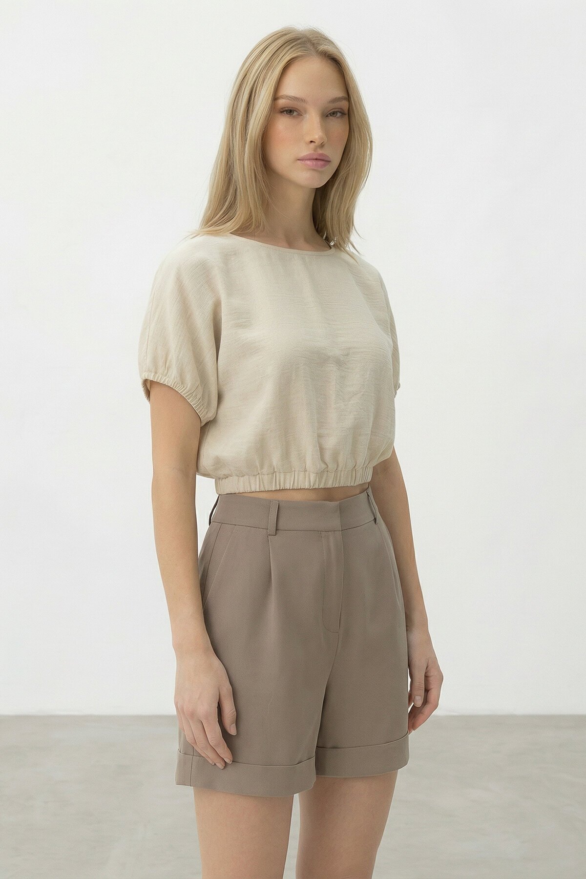 Bej Çift Cepli Duble Paça Gizli Fermuarlı Keten Şort
