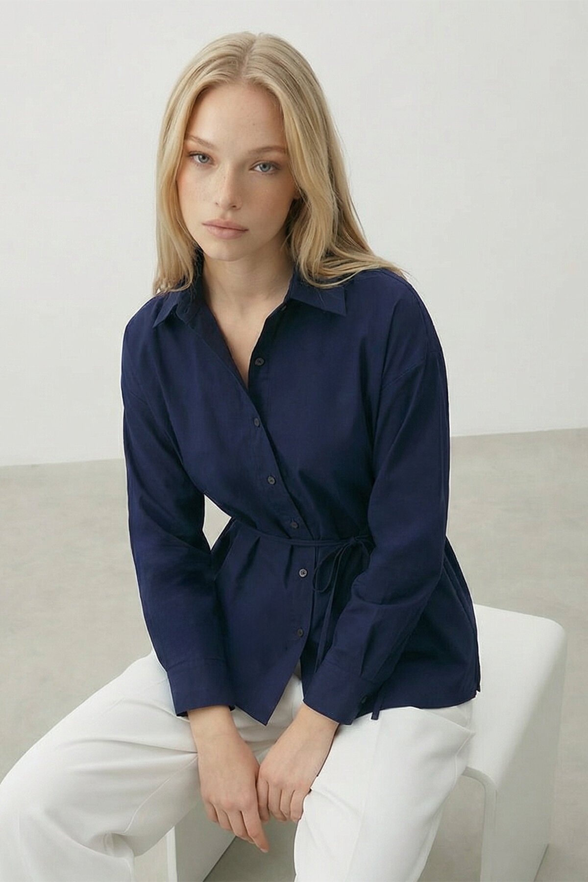 Belden Bağlamalı Gömlek