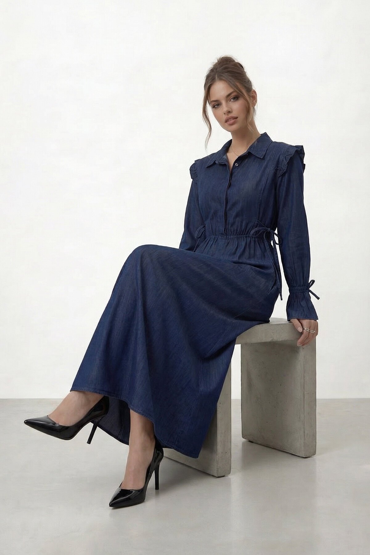 Belden Büzgülü Bağlama Detaylı Uzun Kollu Midi Elbise