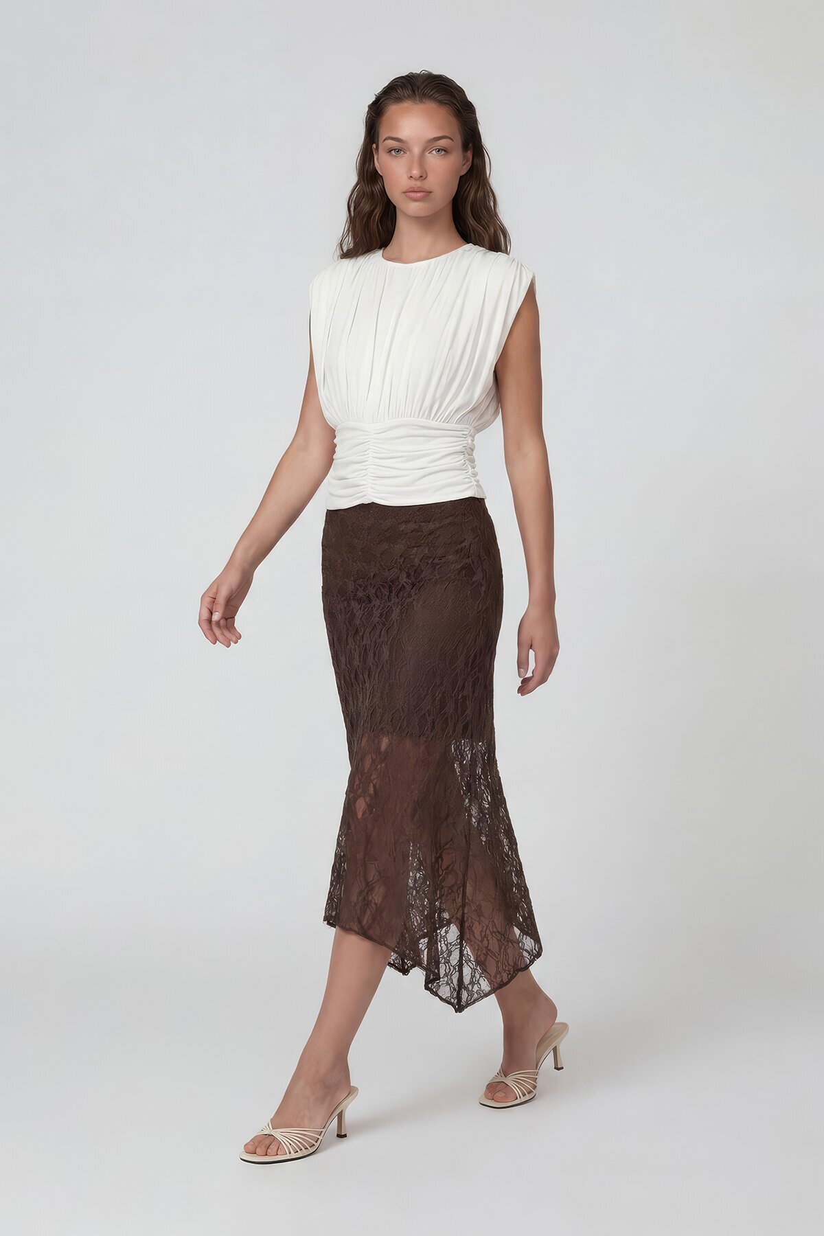 Beli Lastikli İçi Astarlı Asimetrik Kesim Dantel Etek