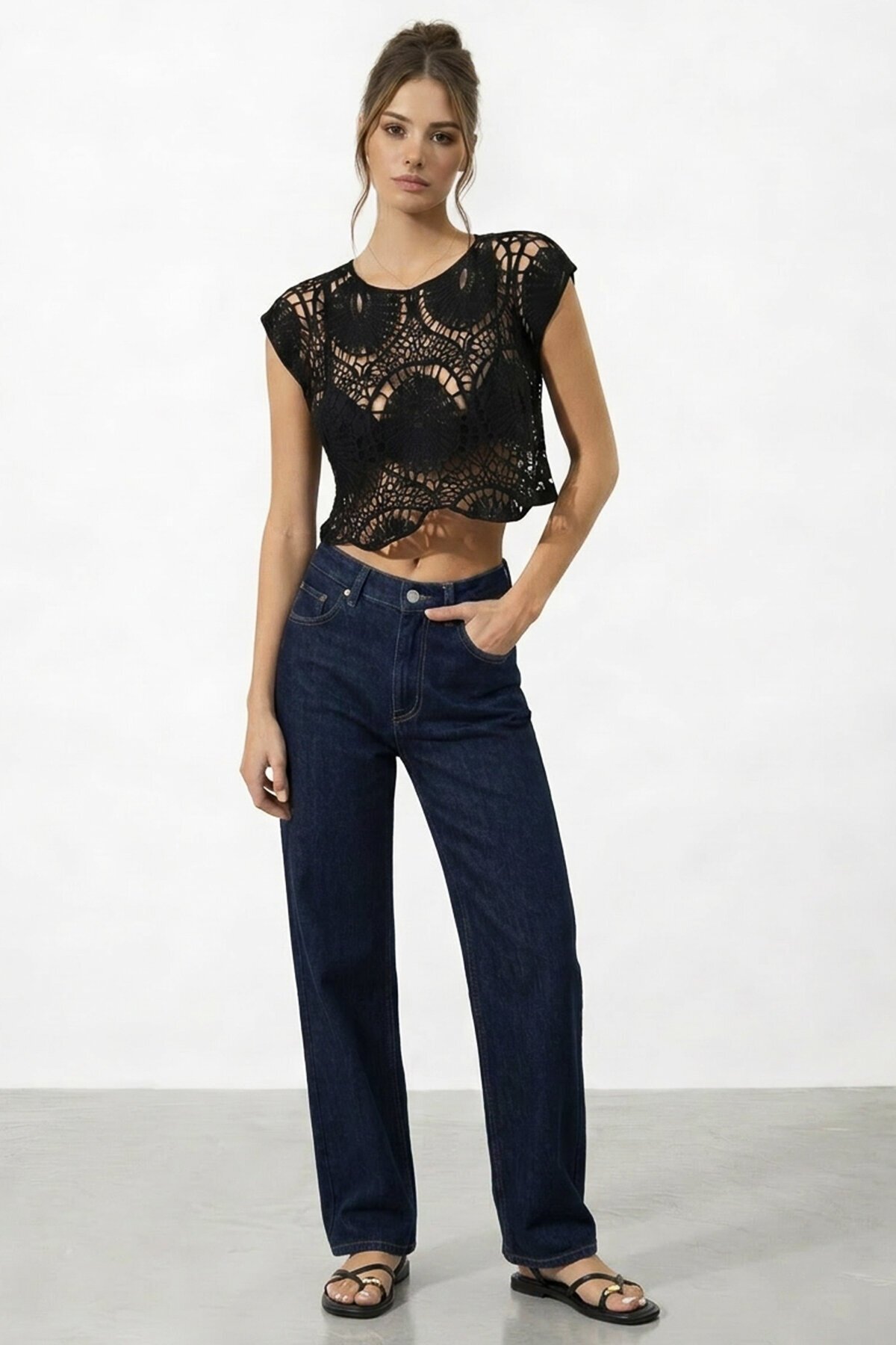 Bisiklet Yaka Ajur Desenli Kısa Kol Transparan Bluz