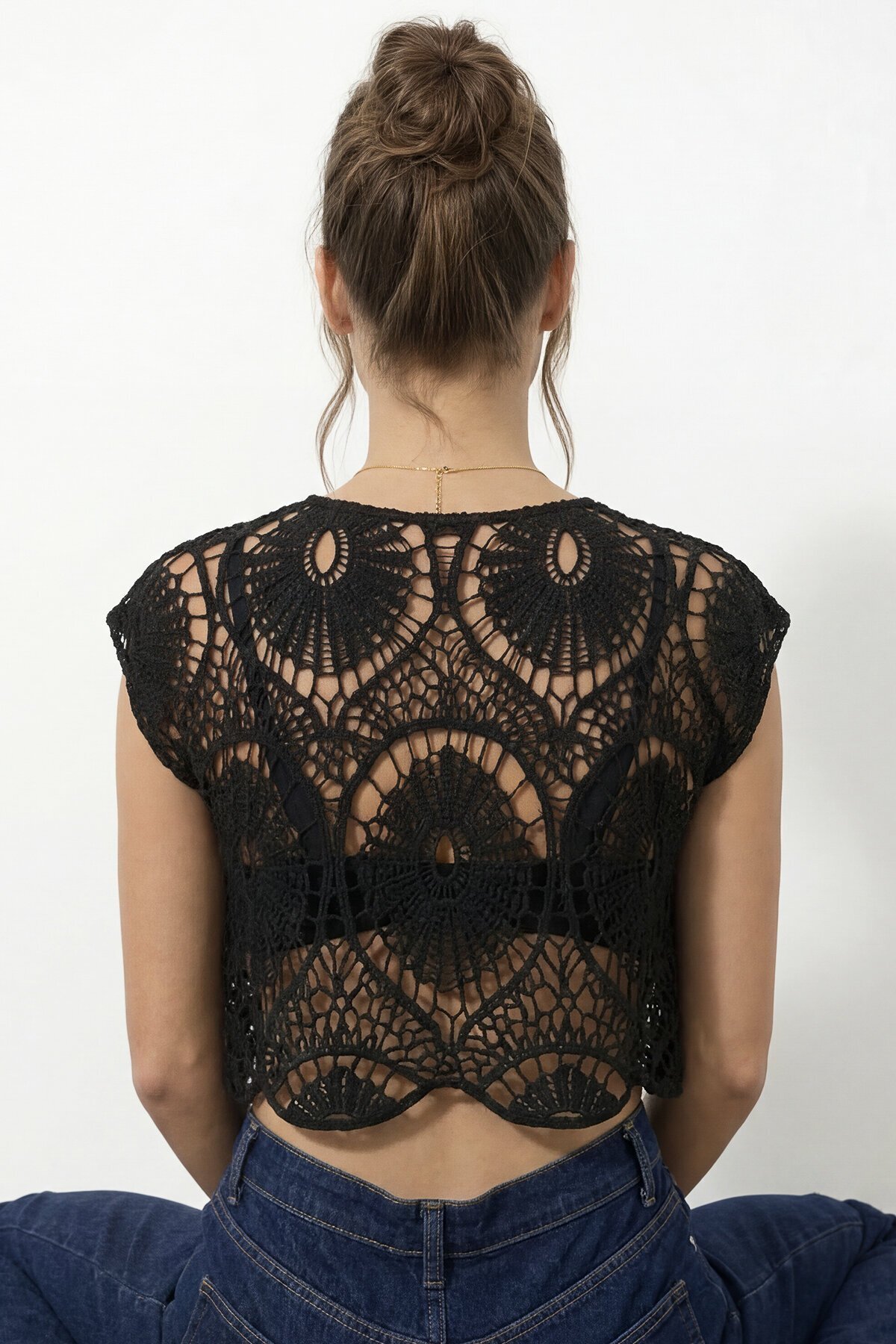 Bisiklet Yaka Ajur Desenli Kısa Kol Transparan Bluz