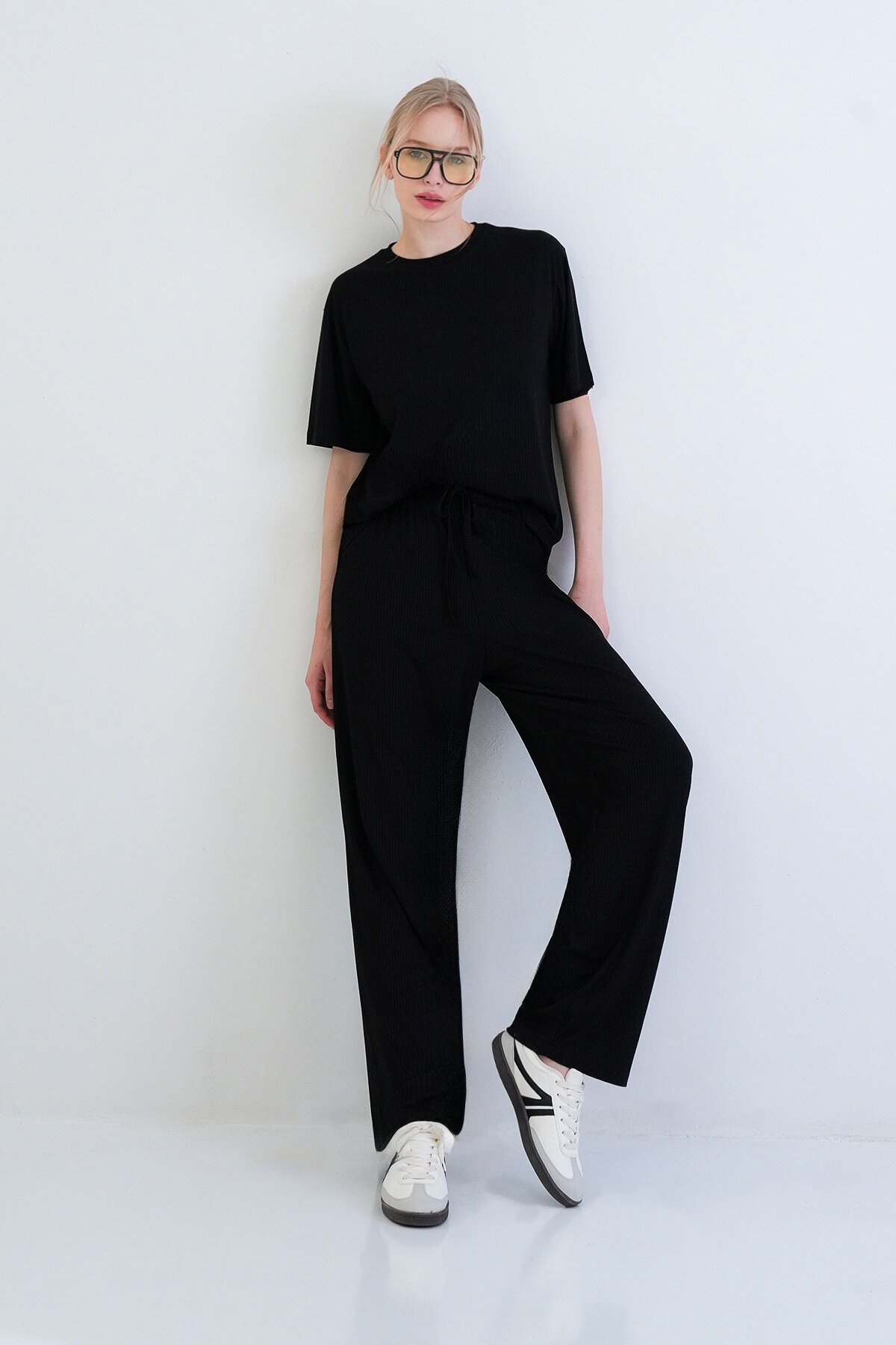 Bisiklet Yaka Kısa Kol Örme Bluz Ve Palazzo Pantolon Takım