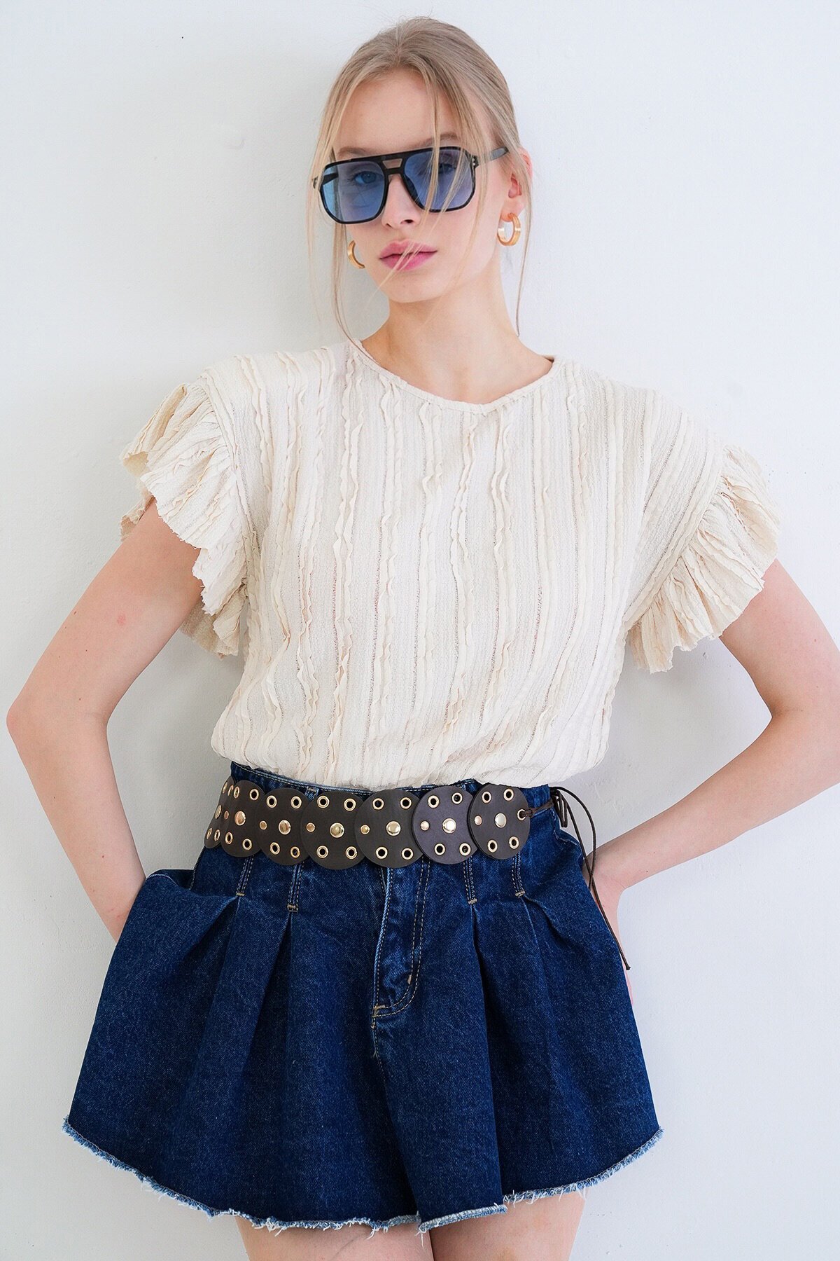 Bisiklet Yaka Kolları Fırfırlı Örme Bluz