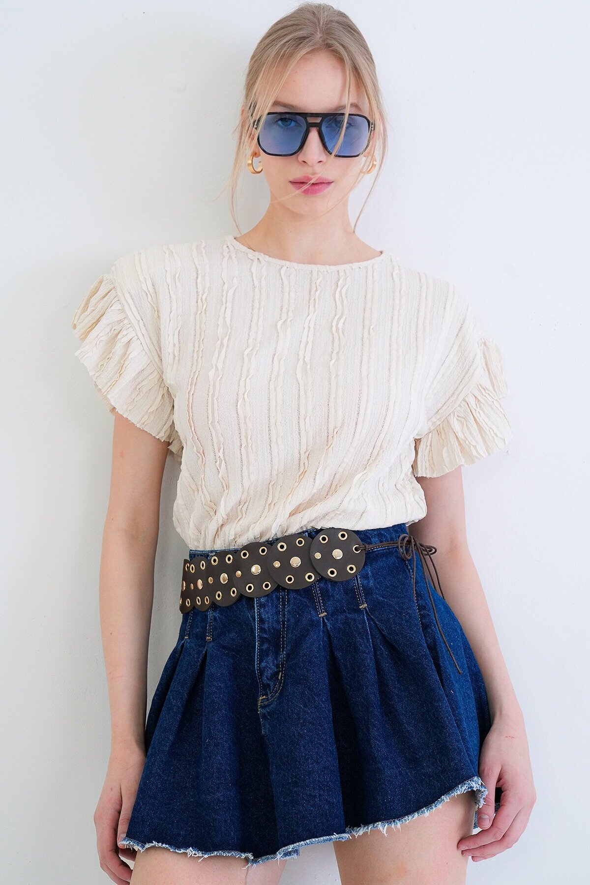 Bisiklet Yaka Kolları Fırfırlı Örme Bluz